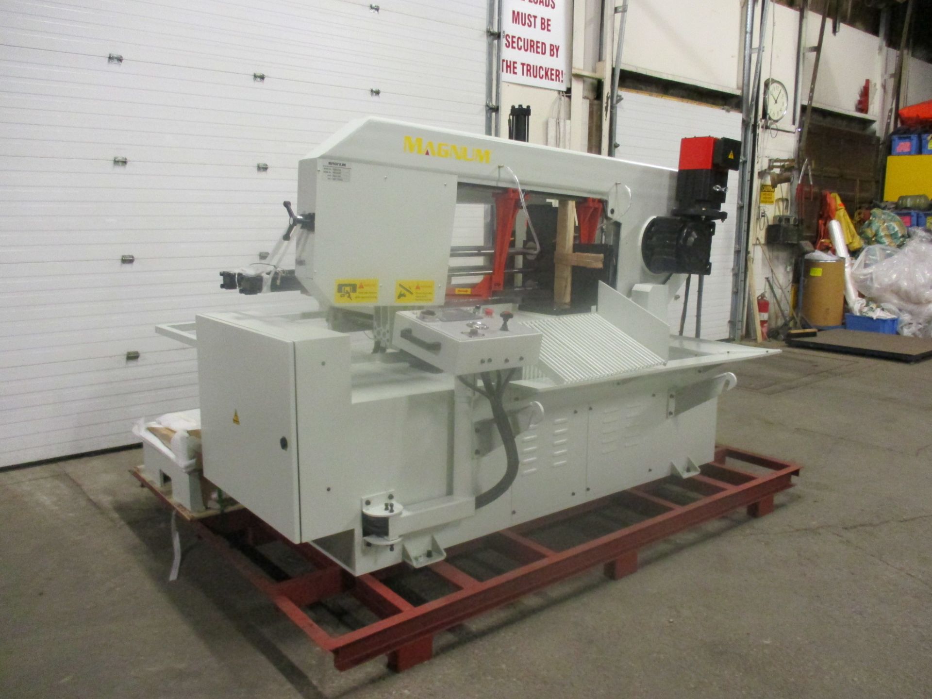 Magnum BSM-2618A Fully Automatic CNC Horizontal Band Saw - 26 X 18 inch HUGE CUTTING CAPACITY - - Image 2 of 5