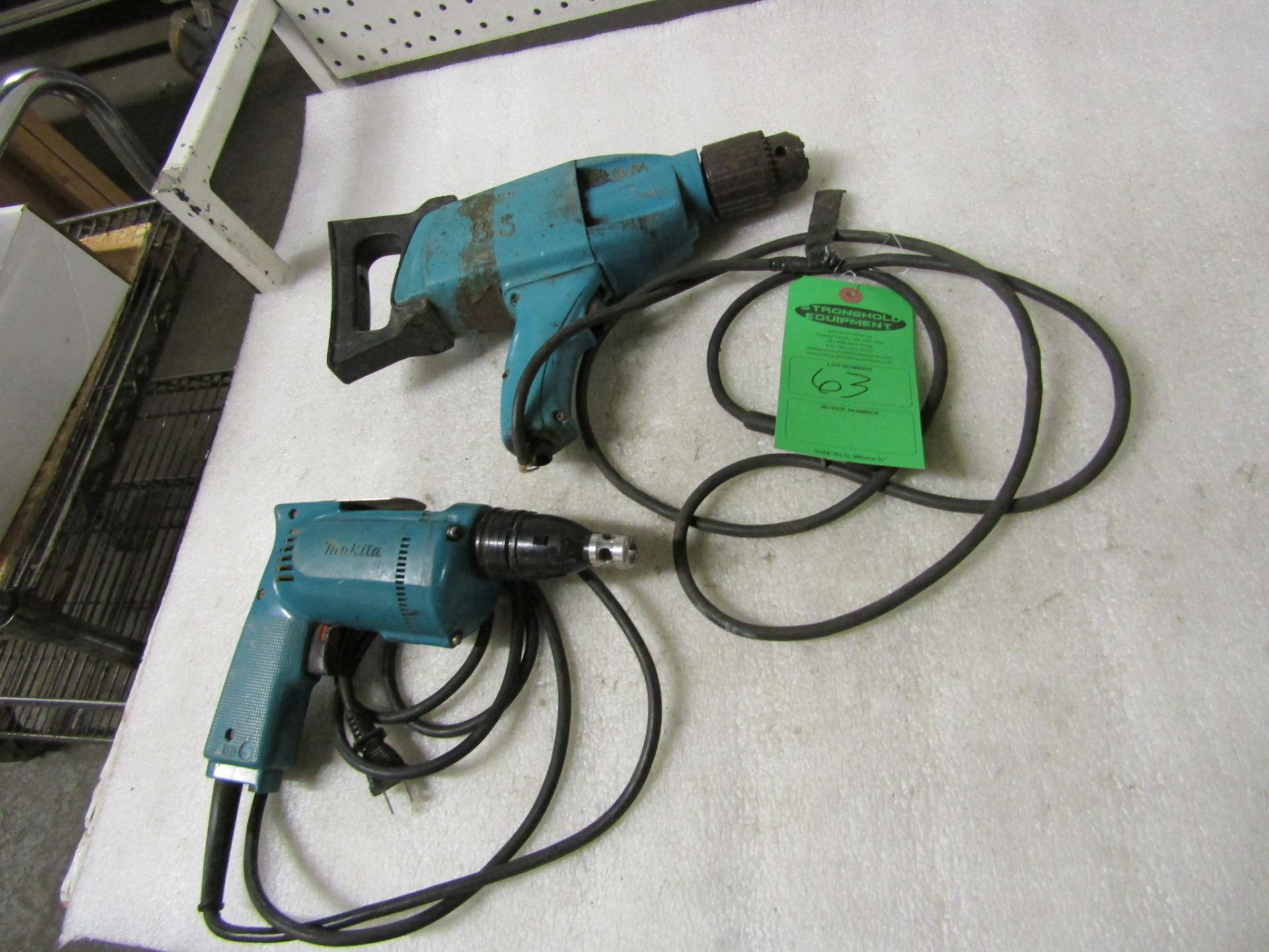 Lot of Electric Makita Drills including heavy duty hammer drill