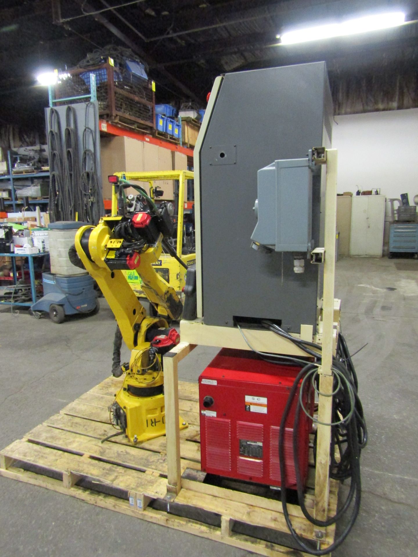 Fanuc Arcmate 120iB Welding Robot with RJ3iB Controller, teach pendant control, Lincoln Powerwave - Image 4 of 4