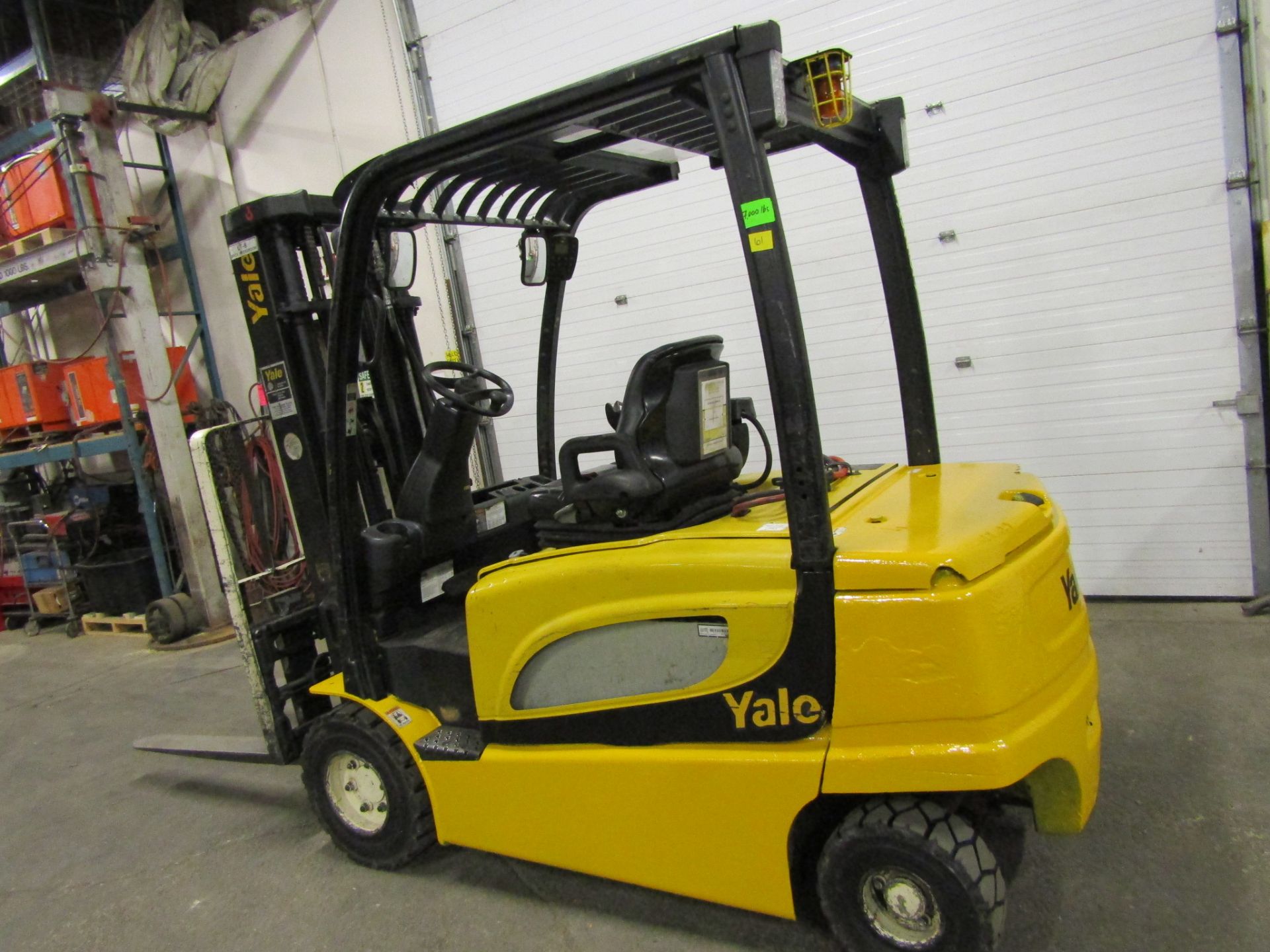 2013 Yale Electric OUTDOOR / Indoor Forklift 6000lbs capacity with sideshift & full fork positioner,