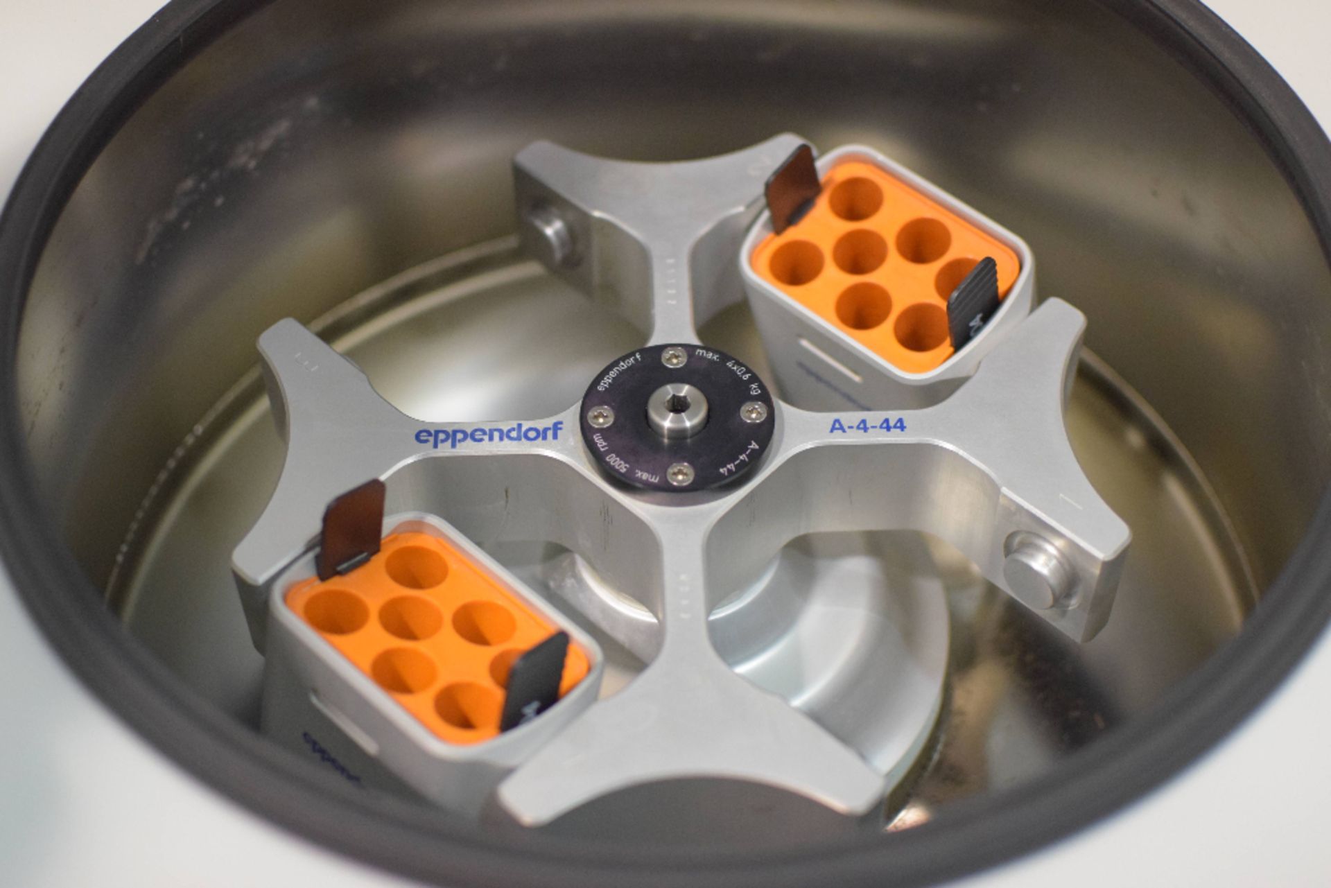 Eppendorf 5804 Centrifuge - Image 2 of 2