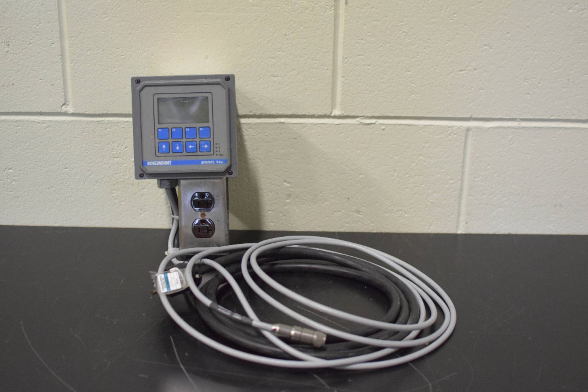 Rosemount 54e Conductivity Analyzer Controller