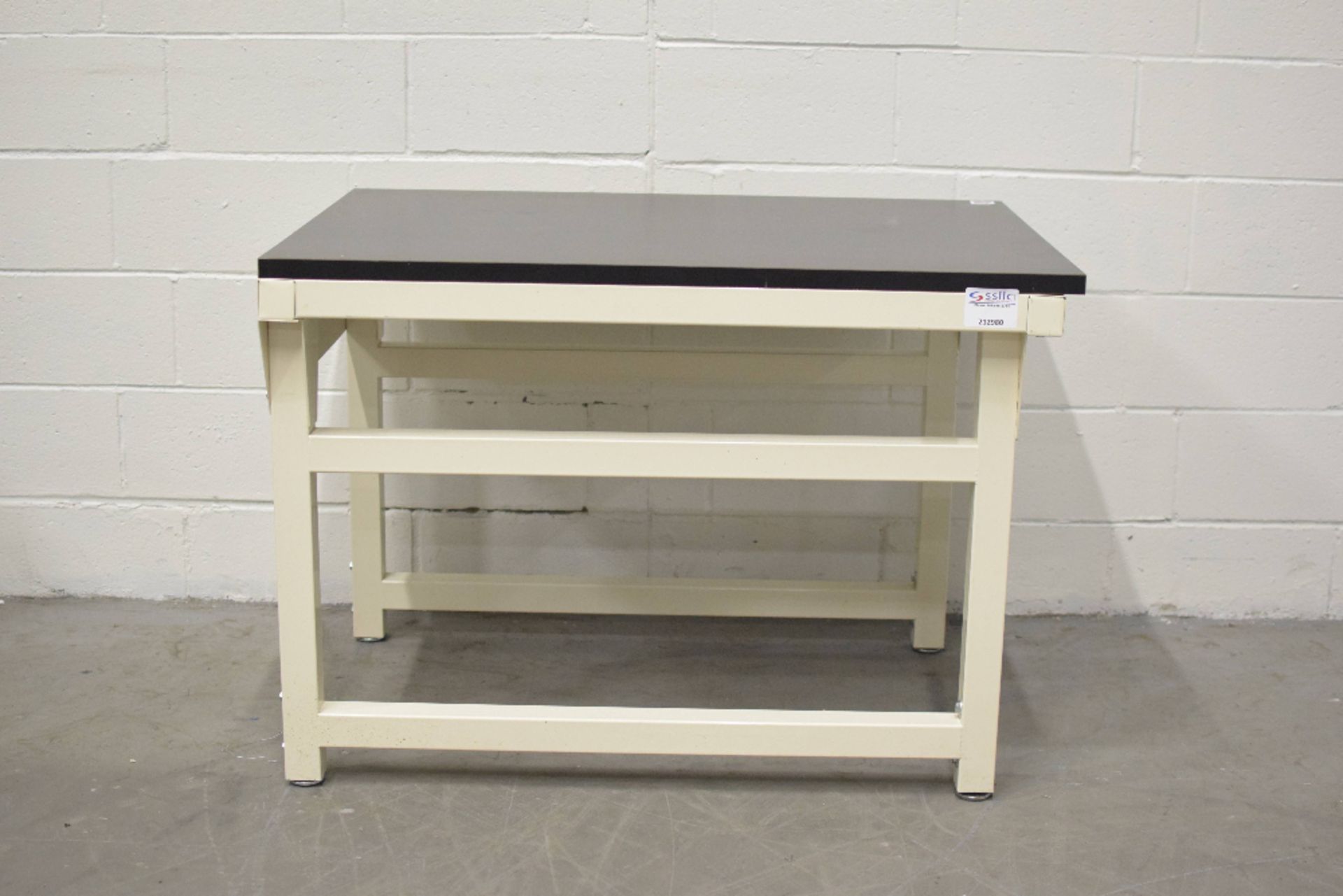 3.5 Ft Lab Table