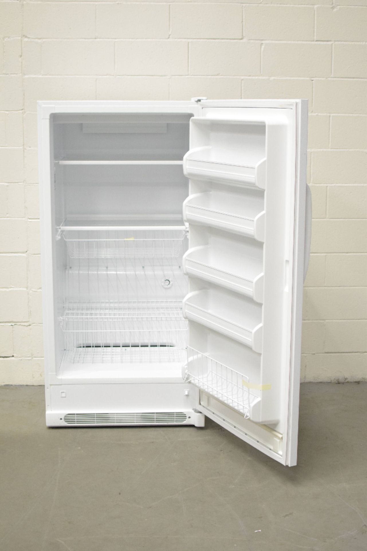 Frigidaire Refrigerator - Image 2 of 3