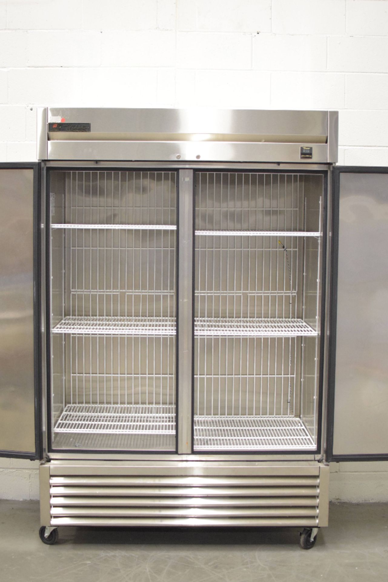 True T-49F Double Door Freezer - Image 2 of 3