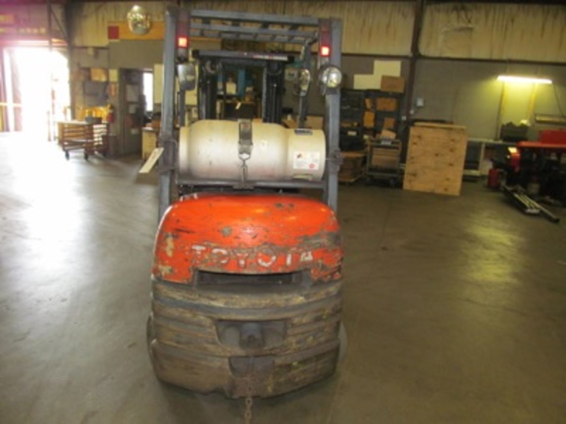 2005 Toyota mod. 42-5FGCU25, 4500lb. LPG Forklift, 3-Stage Mast w/ Side Shift, Hard Tire, Hrs: 15, - Image 4 of 6