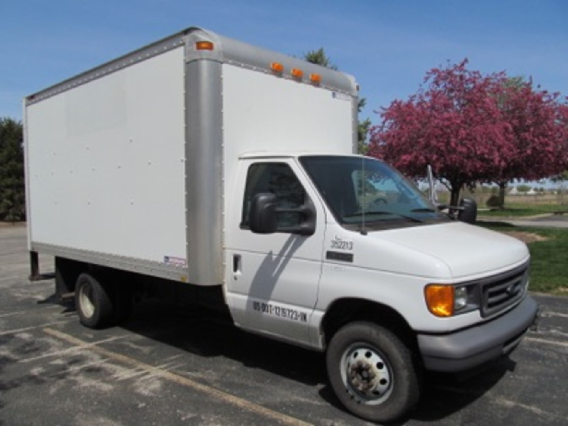 2006 Ford F350, 13' Bobtail Van Truck, Gas Fuel w/ Fiberglass Top; Miles: 57,759; Lic# TK954LBY;