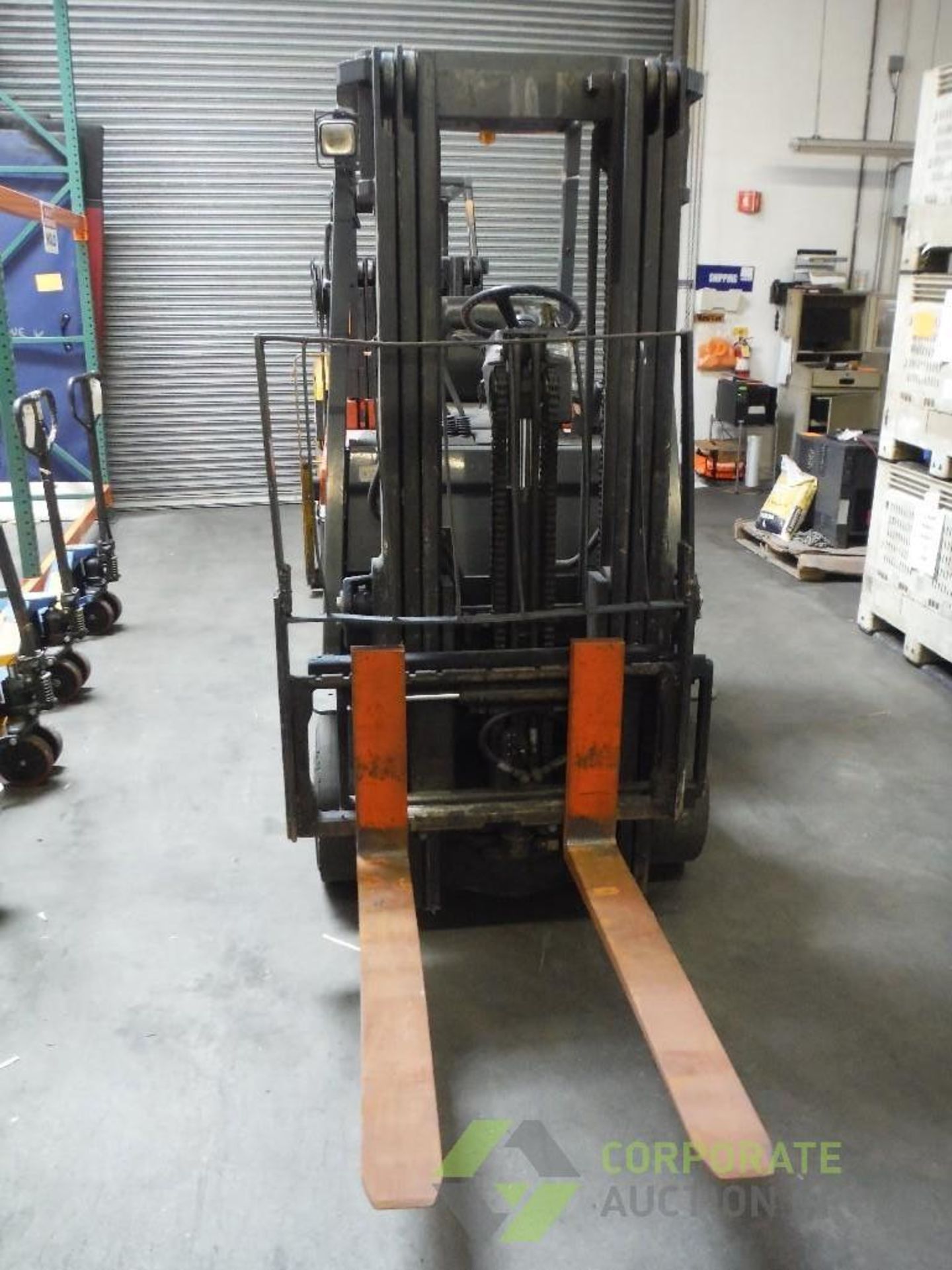 Toyota 36 volt electric fork lift, Model 7FBCU20, SN 60989, 3500 lb. capacity, side shift, 3 stage - Image 4 of 6