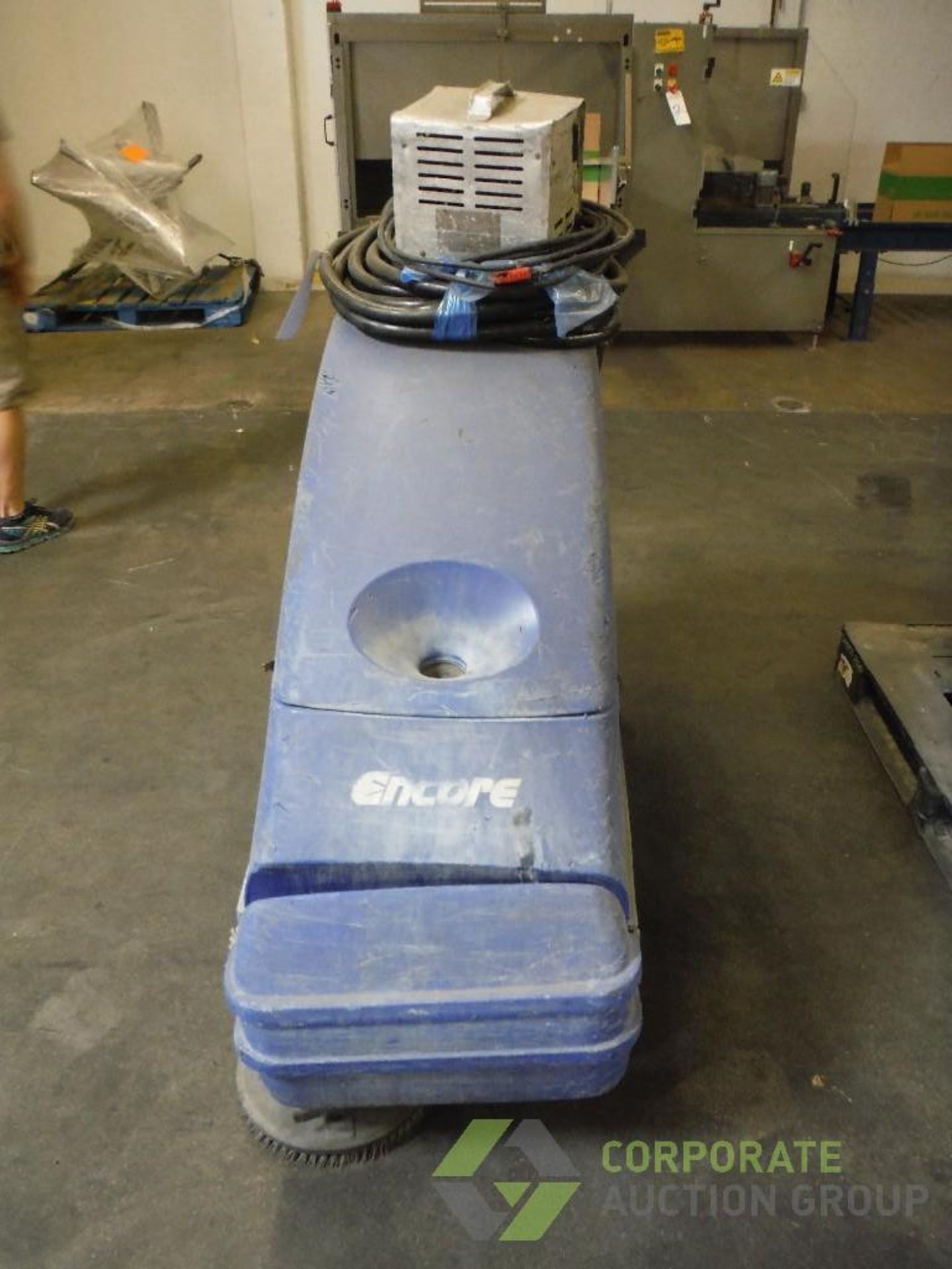 Clarke walk behind floor scrubber, Model Encore L24263300AHPADS, SN CJ1131, 24 volt, with charger - Image 3 of 8
