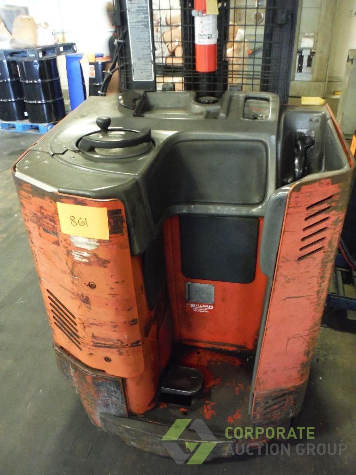 Raymond 24 volt electric stand up forklift, Model EASI R30TT, SN ET-C-99-08293, 3000 lb. capacity, - Image 3 of 5