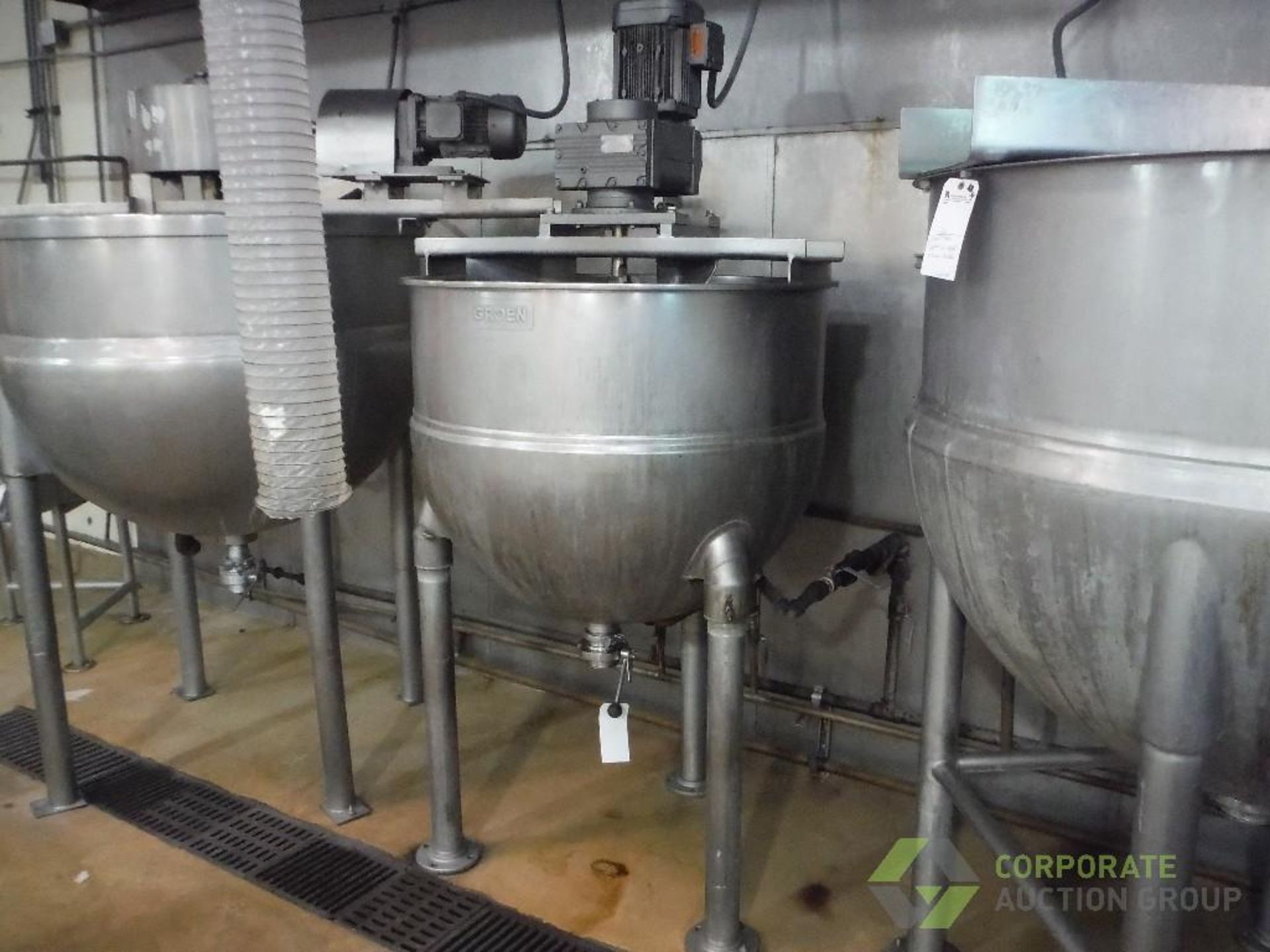 Groen SS 150 gallon kettle, Model RA150SP, SN 84999, 1/2 jacket, 100 psi @ 330 F, top agitation,