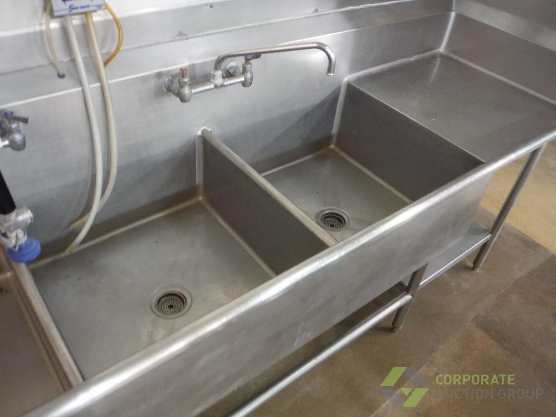 SS 3 compartment sink, 120 in. long x 30 in. wide x 36 in. tall - Image 2 of 6