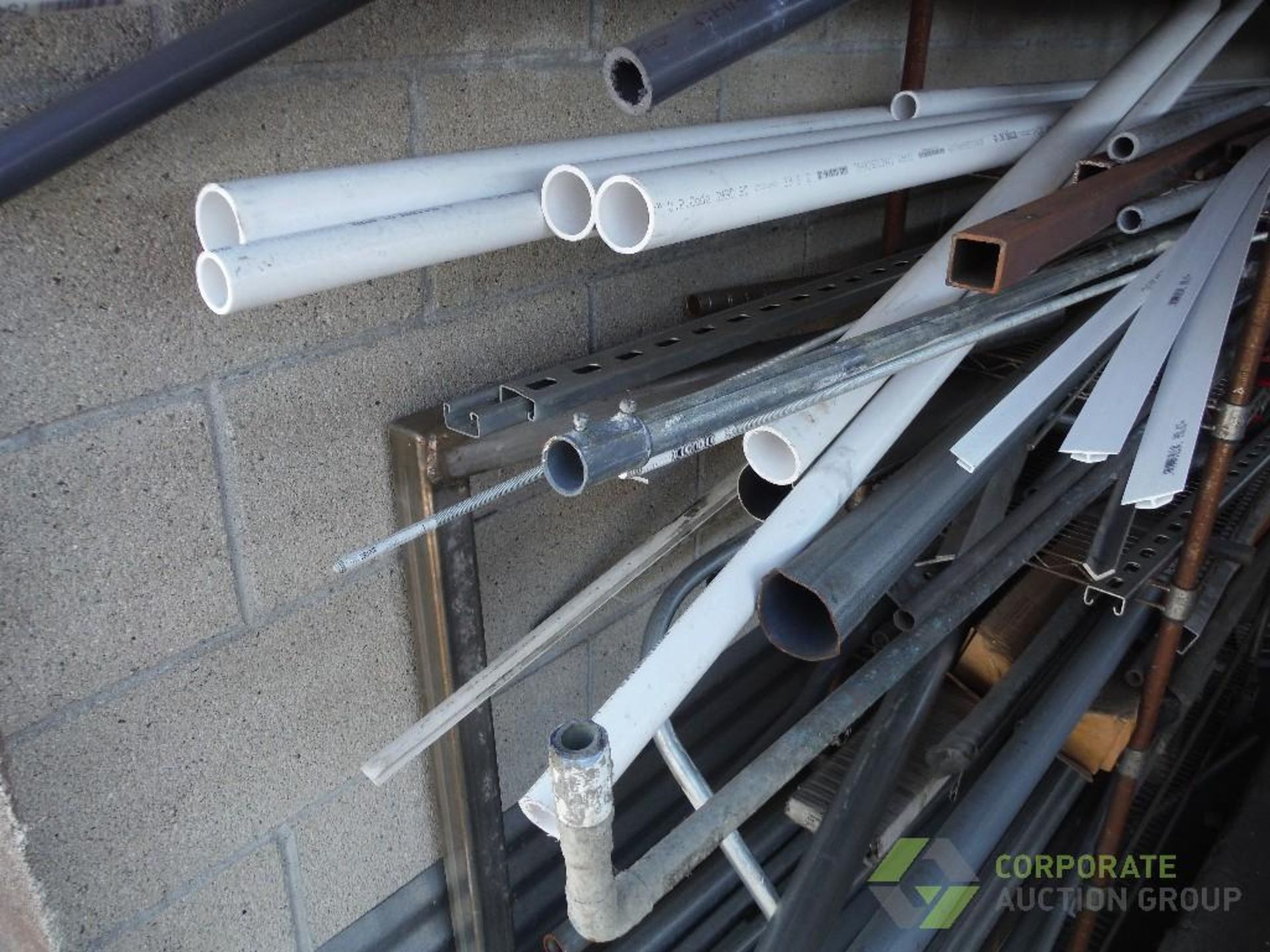 Contents of room, assorted pvc and metal conduit - Image 5 of 6