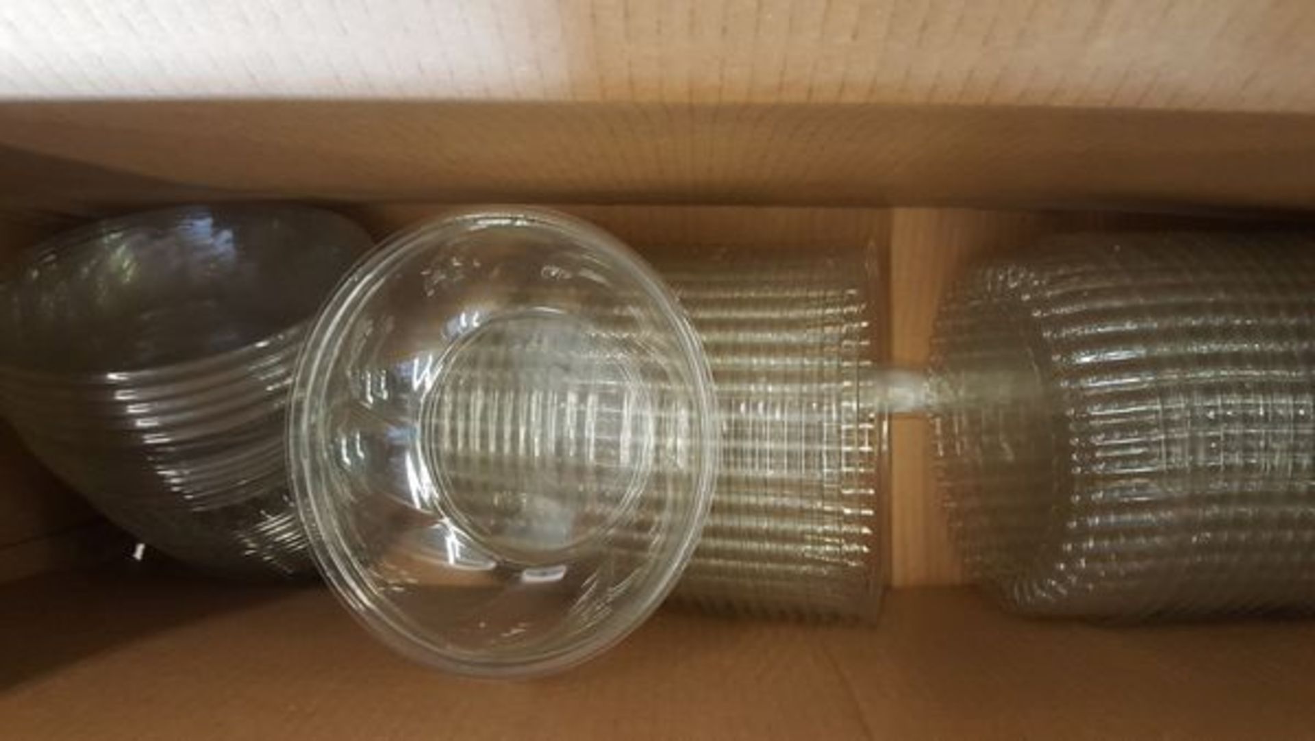 Lot of assorted various size pie tins, plastic muffin trays, clear plastic bags, approx. 35 pallets - Image 4 of 11