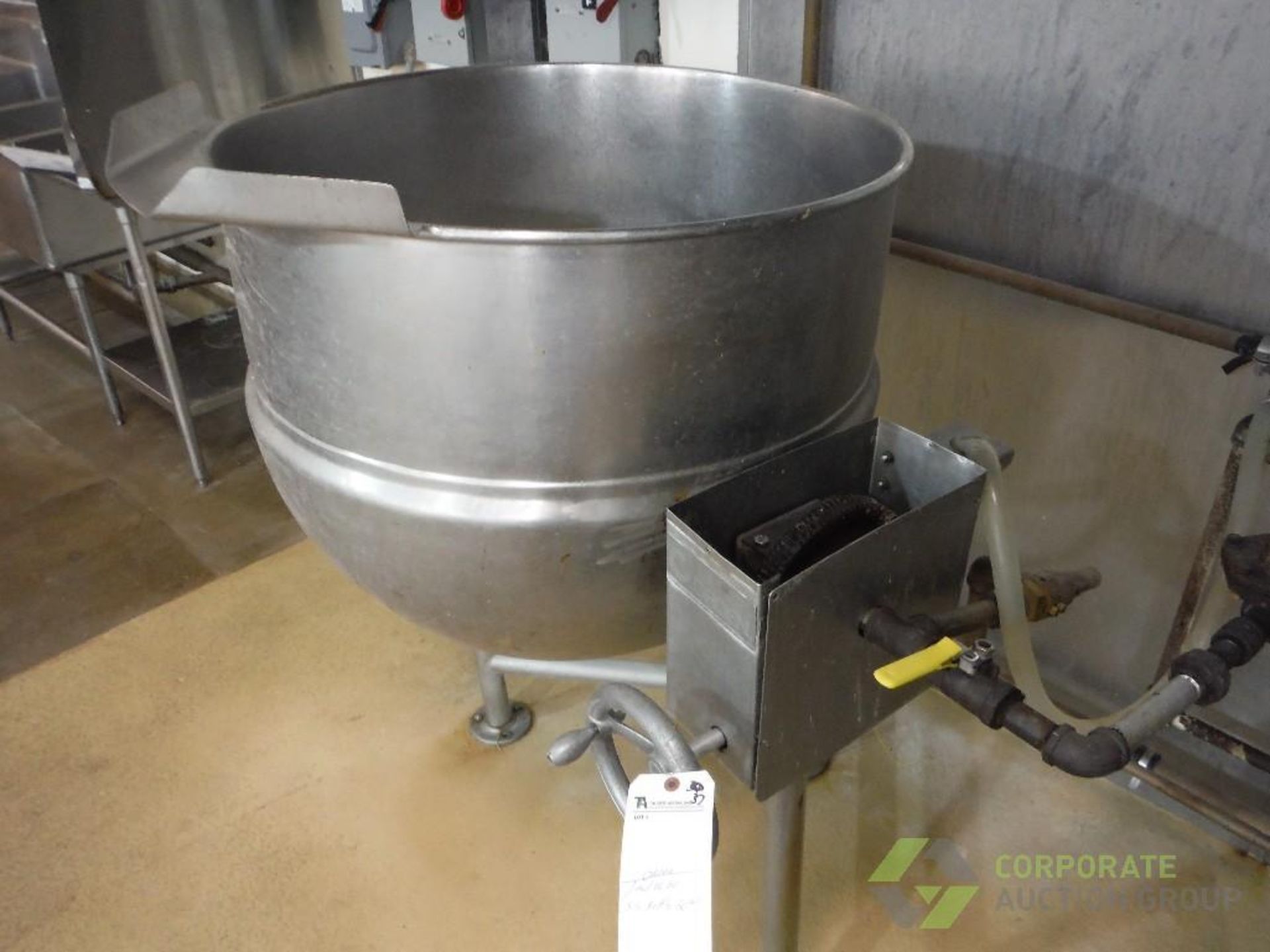 Groen SS 60 gal tilt kettle, Model DL-60, SN 31645-1, 1/2 jacket, 60 psi @ 325 F, dome bottom, 316 - Image 5 of 6