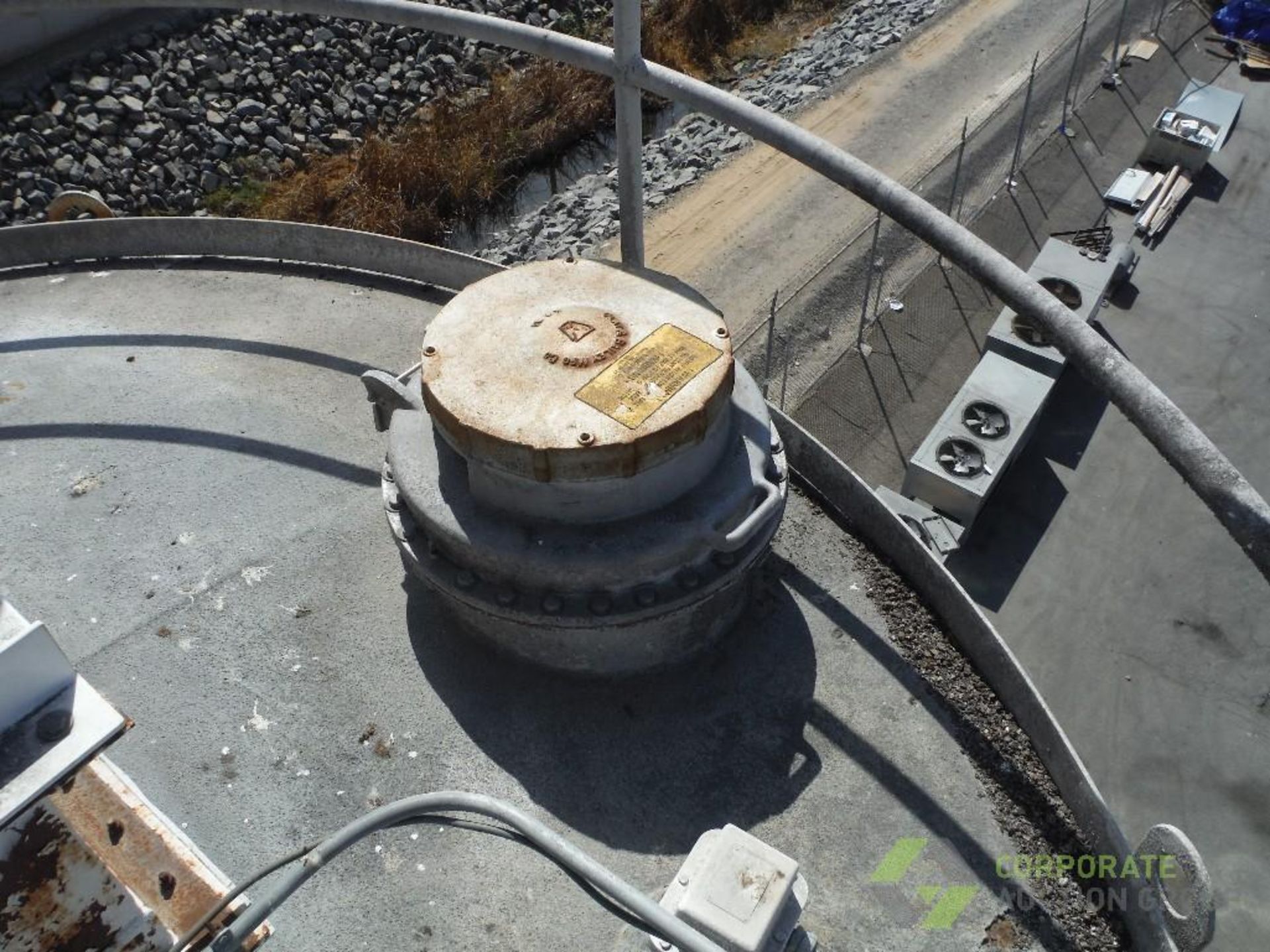 Flour silo, approx. 40 ft. tall x 13 ft. dia., approx. 120,000 lb. capacity, Prater-Sterling roto- - Image 17 of 19