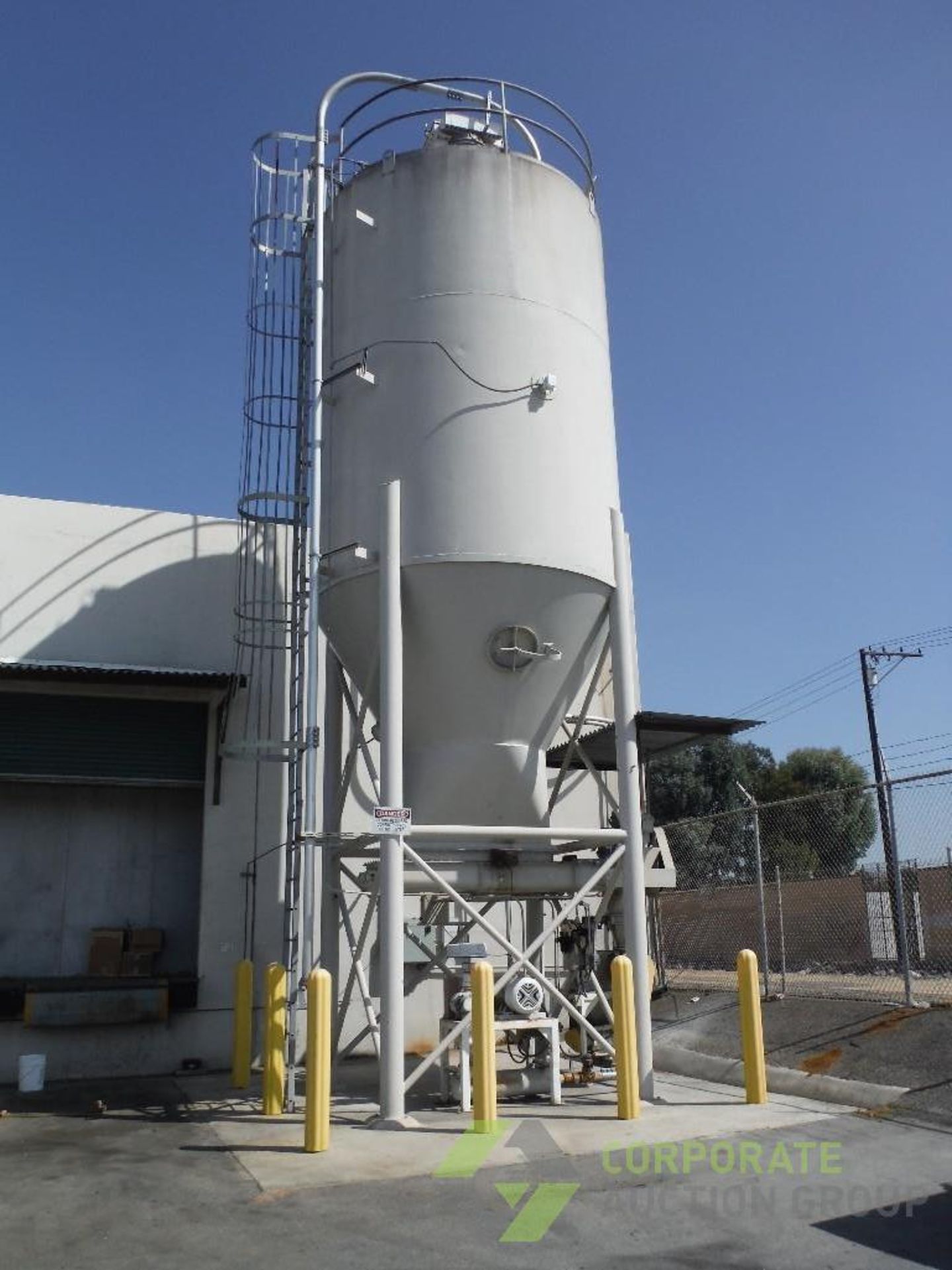 Flour silo, approx. 40 ft. tall x 13 ft. dia., approx. 120,000 lb. capacity, Prater-Sterling roto-