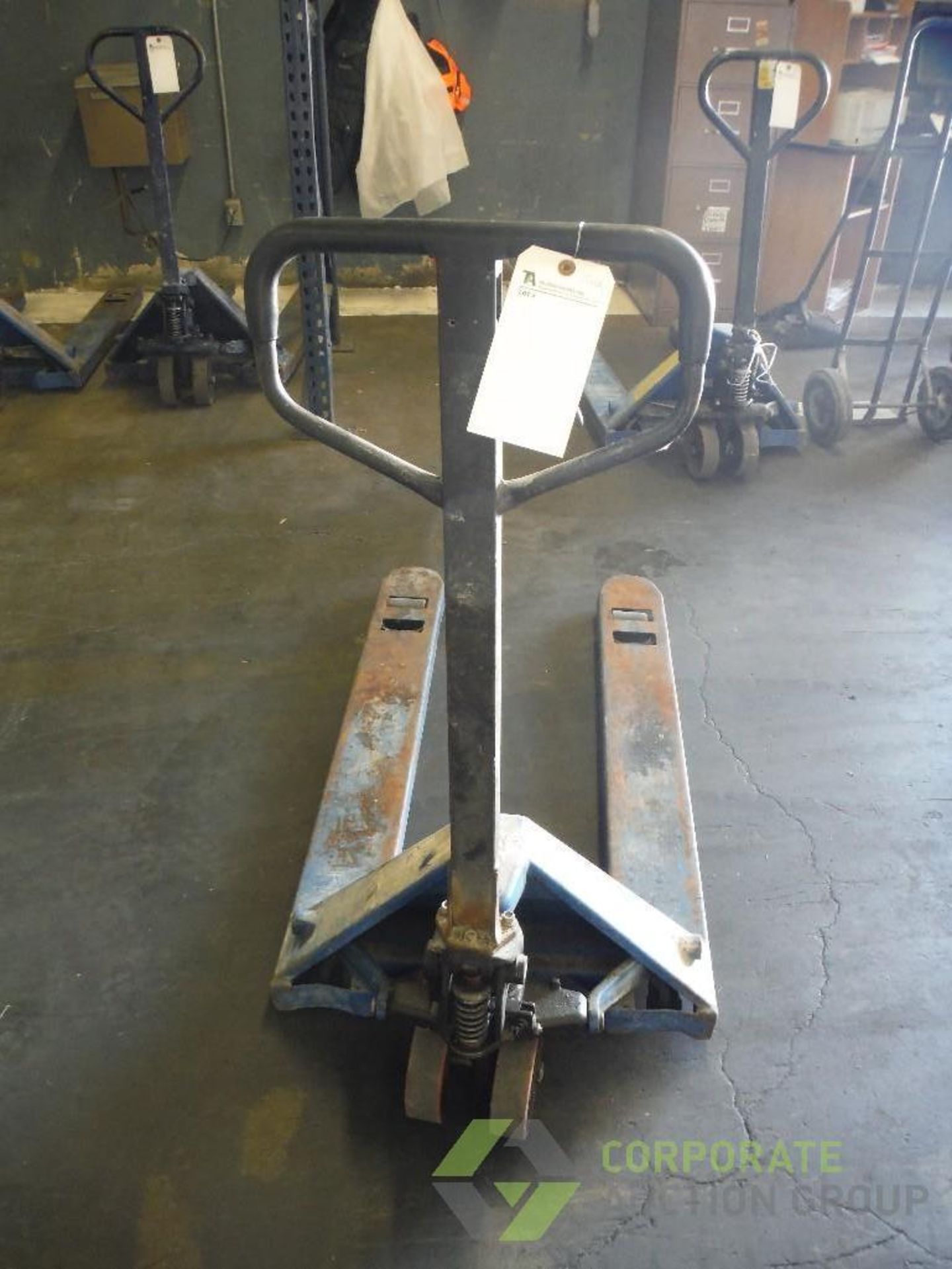 Blue hand pallet jack, 5500 lb. capacity - Image 2 of 2