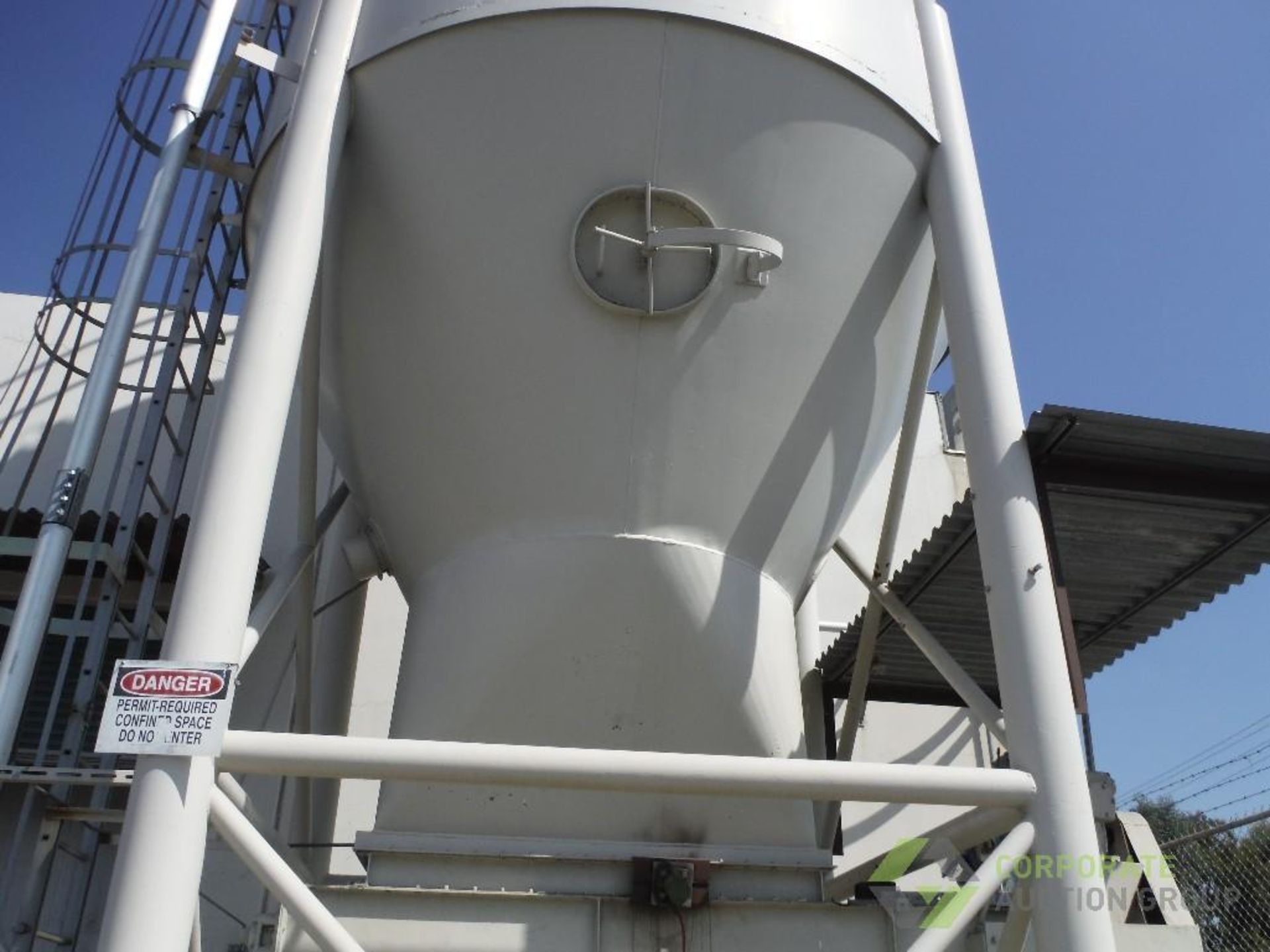 Flour silo, approx. 40 ft. tall x 13 ft. dia., approx. 120,000 lb. capacity, Prater-Sterling roto- - Image 3 of 19