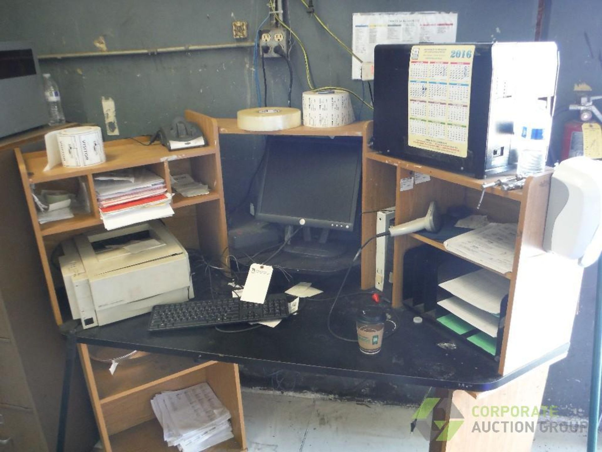 4 drawer filing cabinet, desk - Image 2 of 3