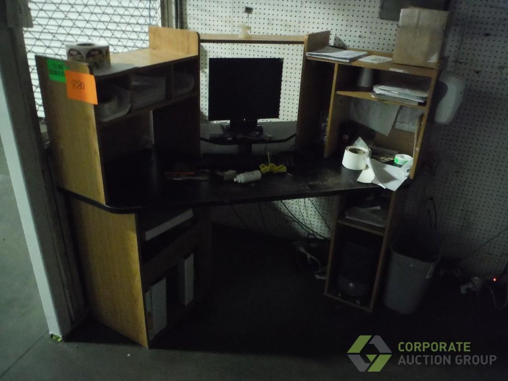 (2) desks (LOT)