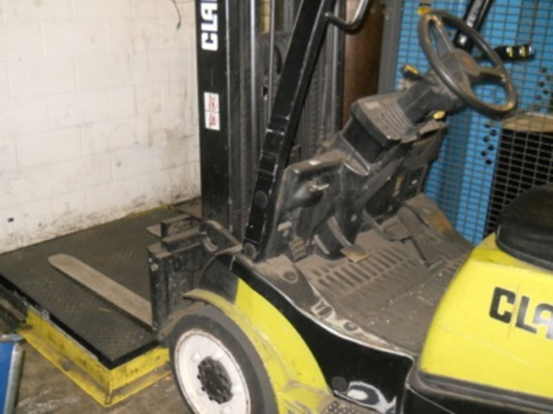 Clark mod. C25CL, 4500lb. LPG Forklift - Image 2 of 4