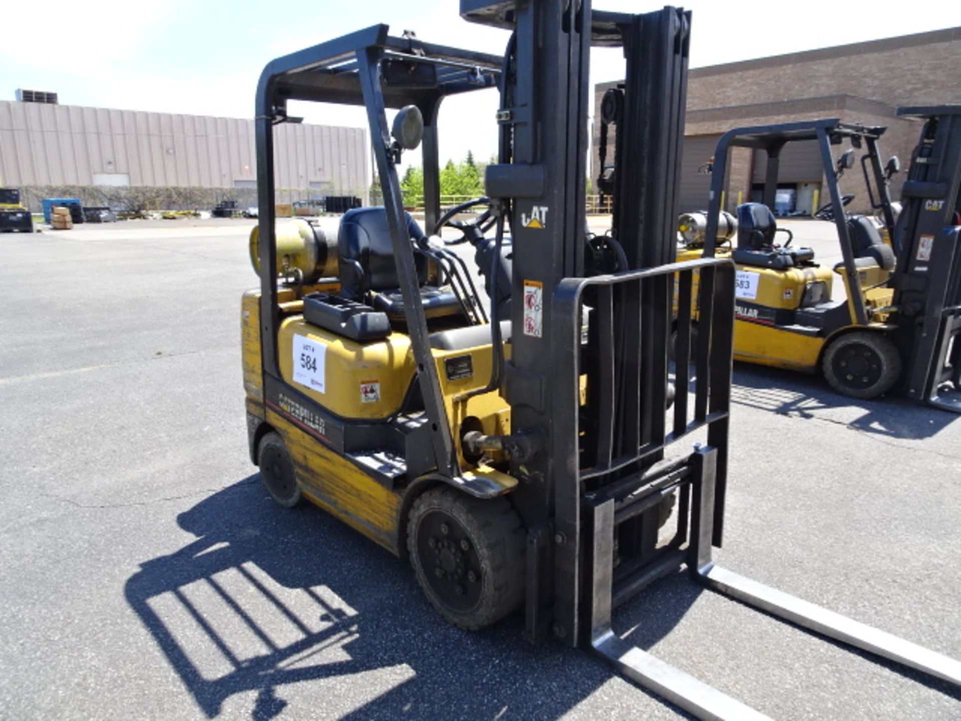 Caterpillar LPG 5000-Lb Forklift w/ Triple Mast, Side Shift, Solid Wide Track Tires, 14487 Hours, - Image 2 of 4
