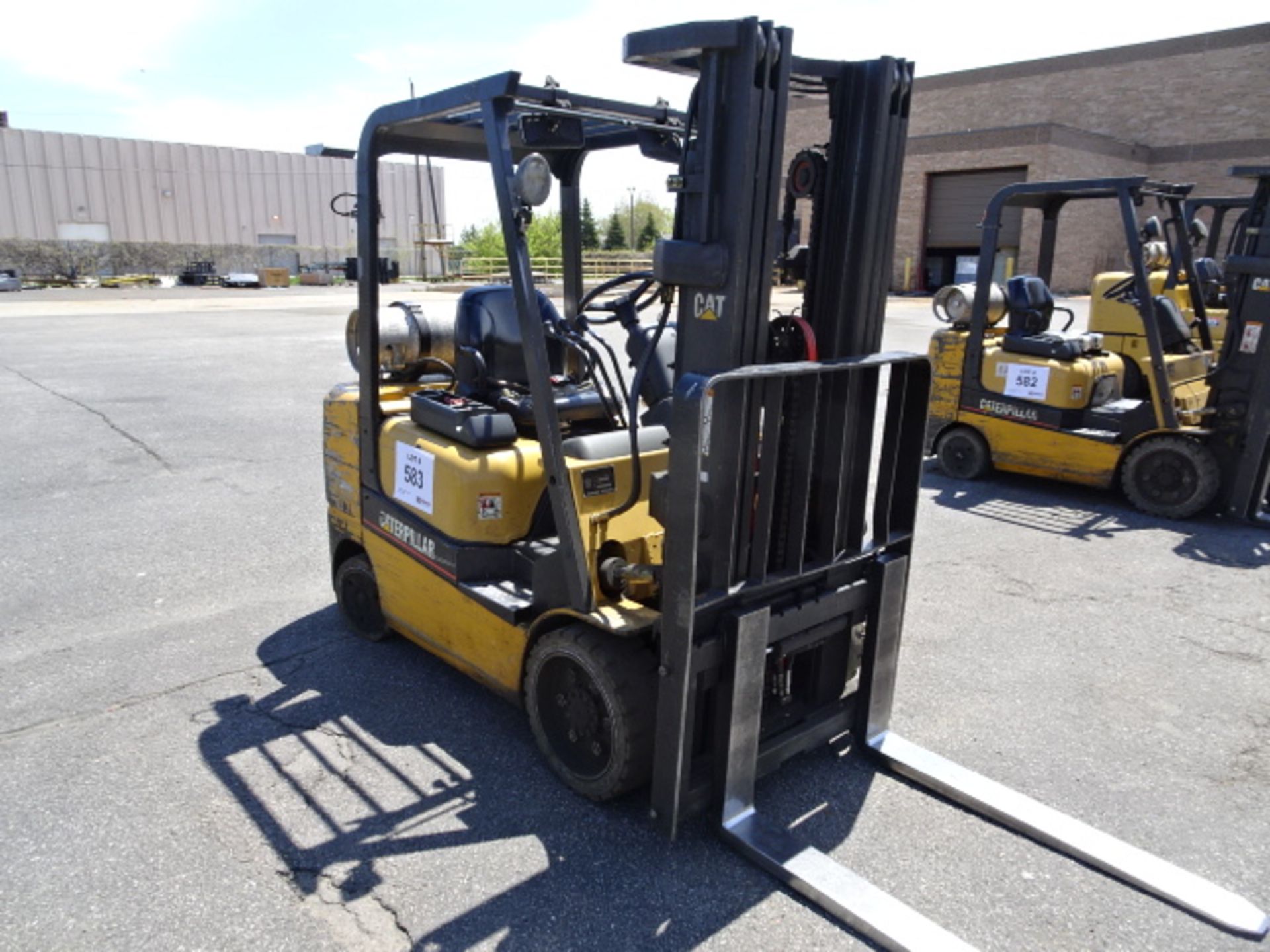 Caterpillar LPG 5000-Lb Forklift w/ Triple Mast, Side Shift, Solid Wide Track Tires, 10569 Hours, - Image 2 of 4