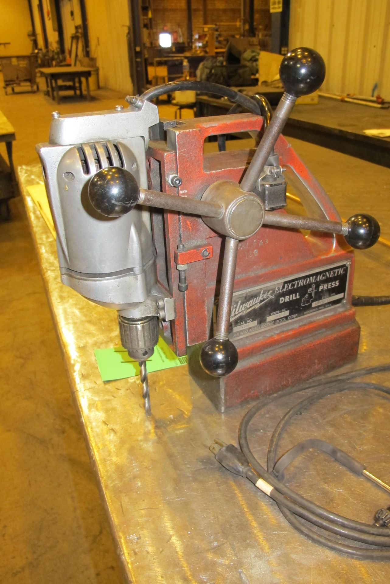 Milwaukee Cat #4200 electromagnetic drill press - Image 2 of 3