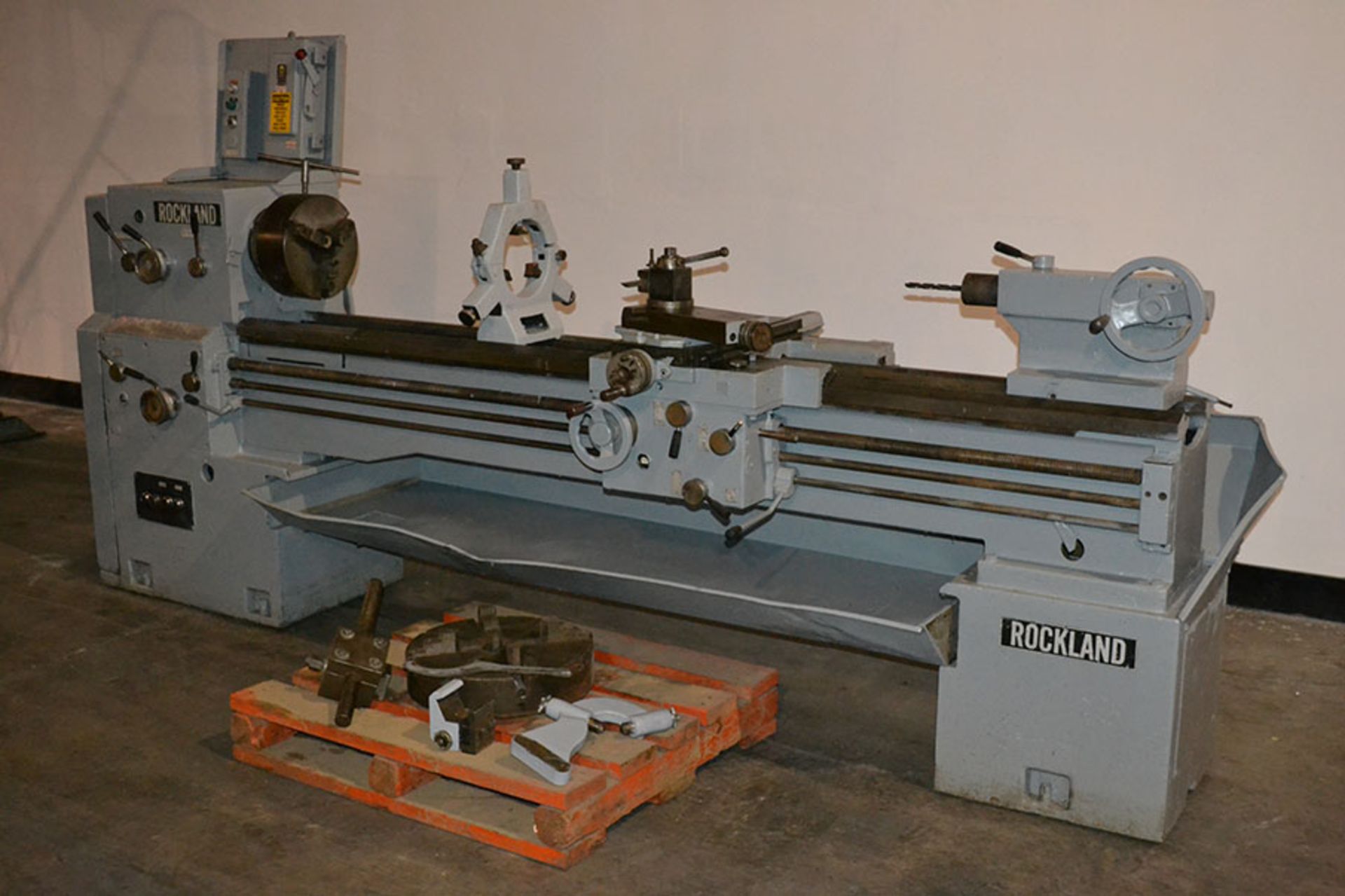 Rockland 19″ / 27″ x 85″ Gap Bed Engine Lathe, Inch/MM, 3 Jaw / 4 Jaw Chuck - Image 2 of 17
