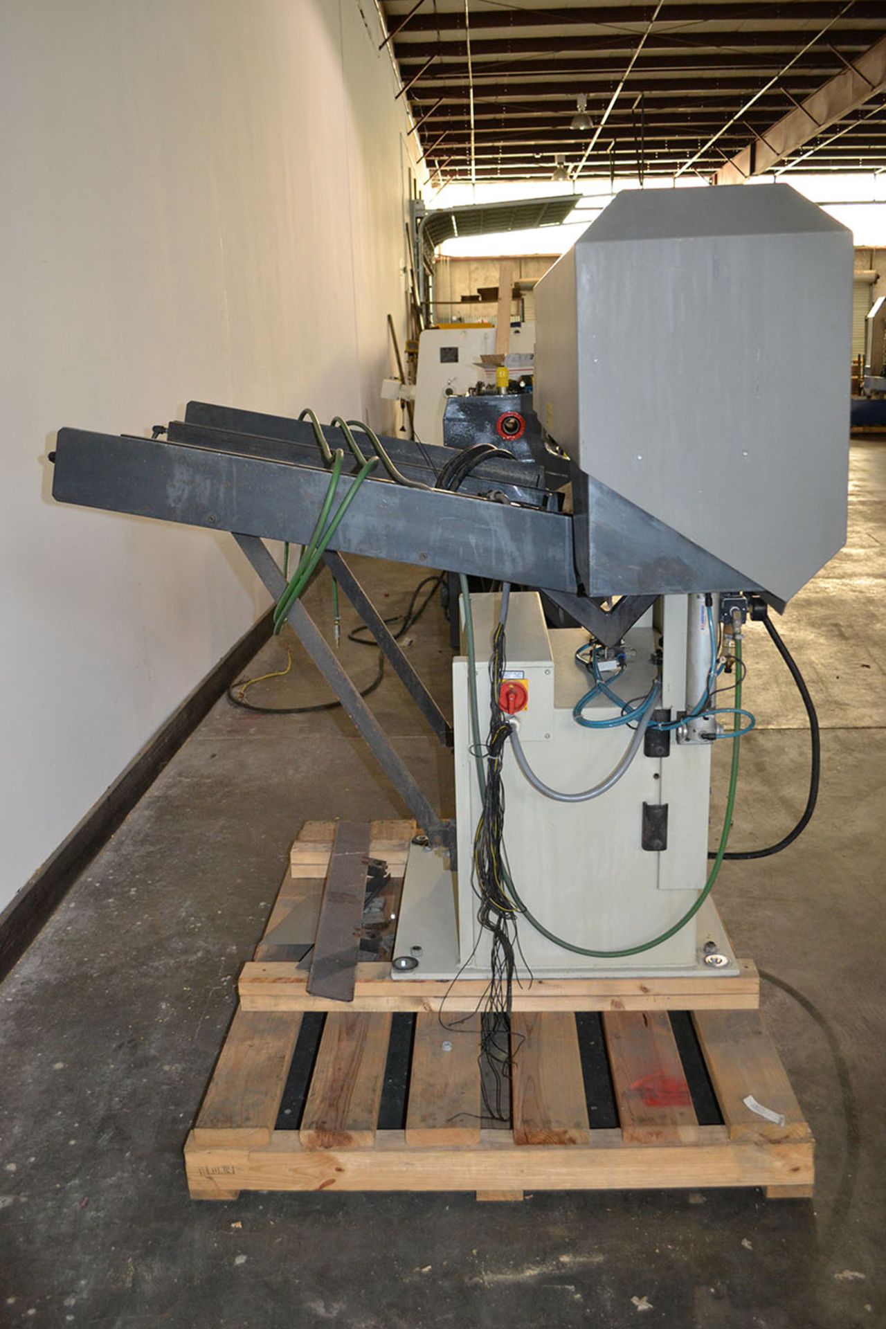 LNS Quick Load Magazine Type Servo Bar Feeder - Image 6 of 13