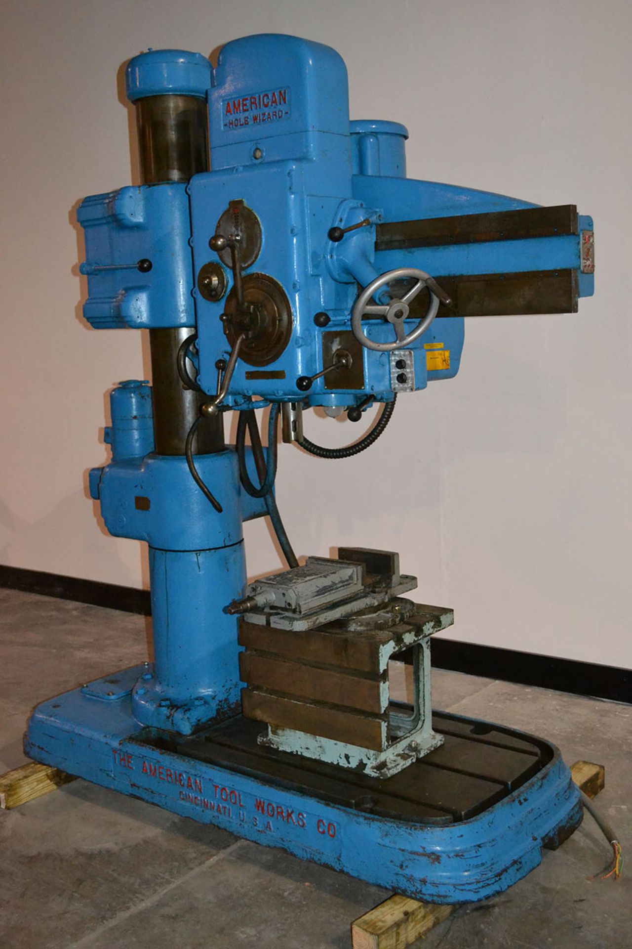 American Hole Wizard 3′ x 9″ Radial Arm Drill w/ Table & 8″ Vise - Image 2 of 12