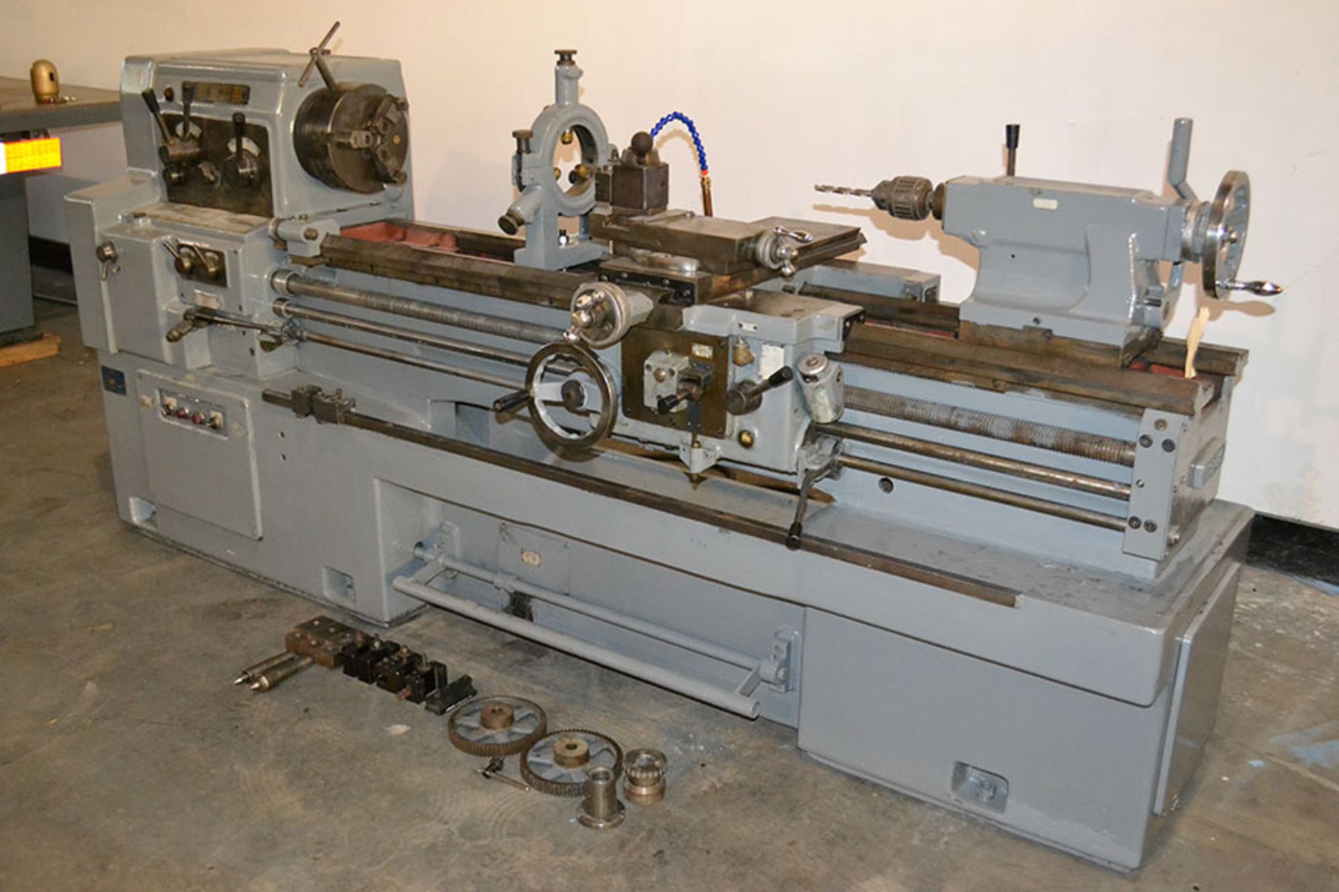 Whacheon Webb WL-435 17″ x 59″ Gap Bed Engine Lathe - Image 3 of 16