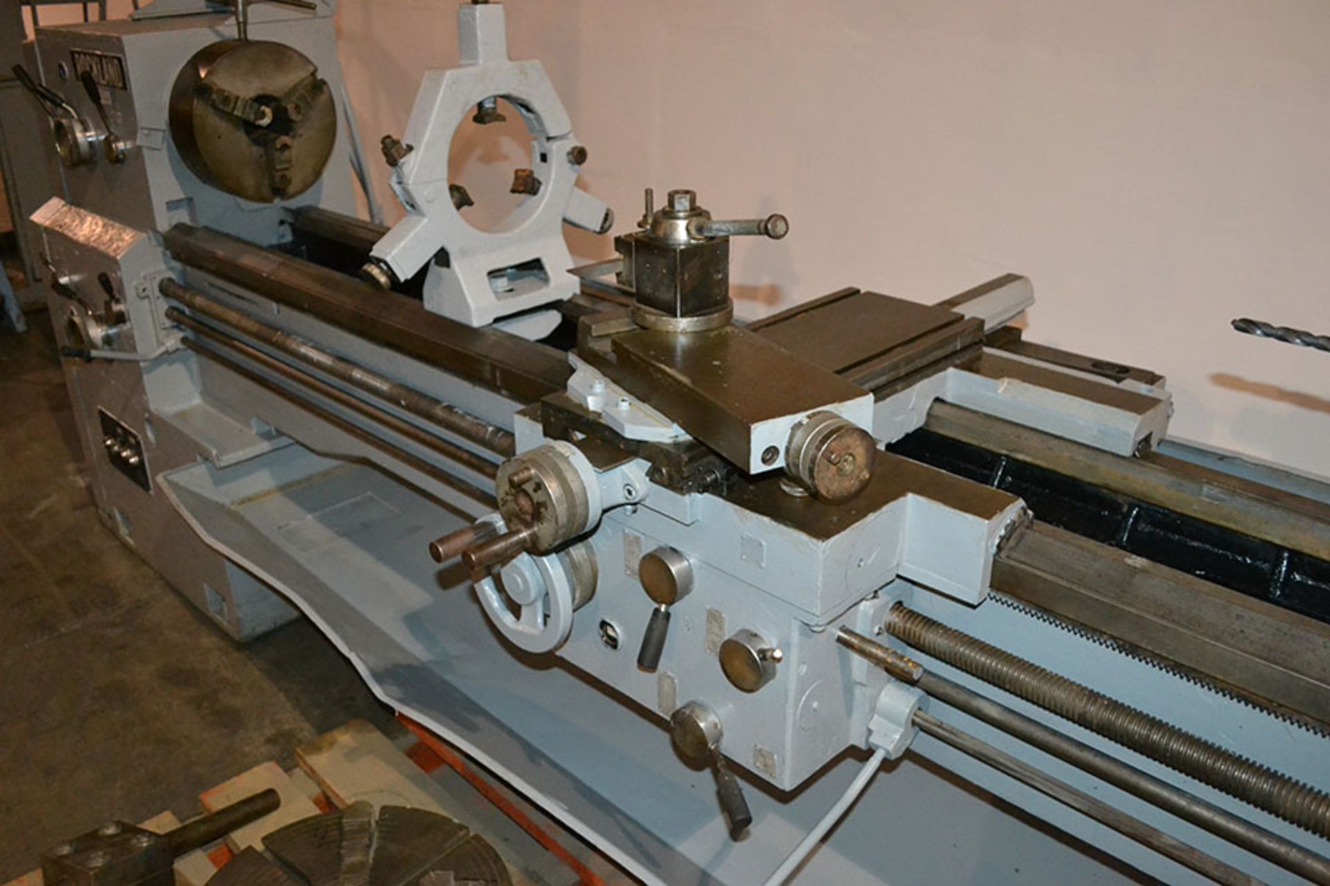 Rockland 19″ / 27″ x 85″ Gap Bed Engine Lathe, Inch/MM, 3 Jaw / 4 Jaw Chuck - Image 7 of 17