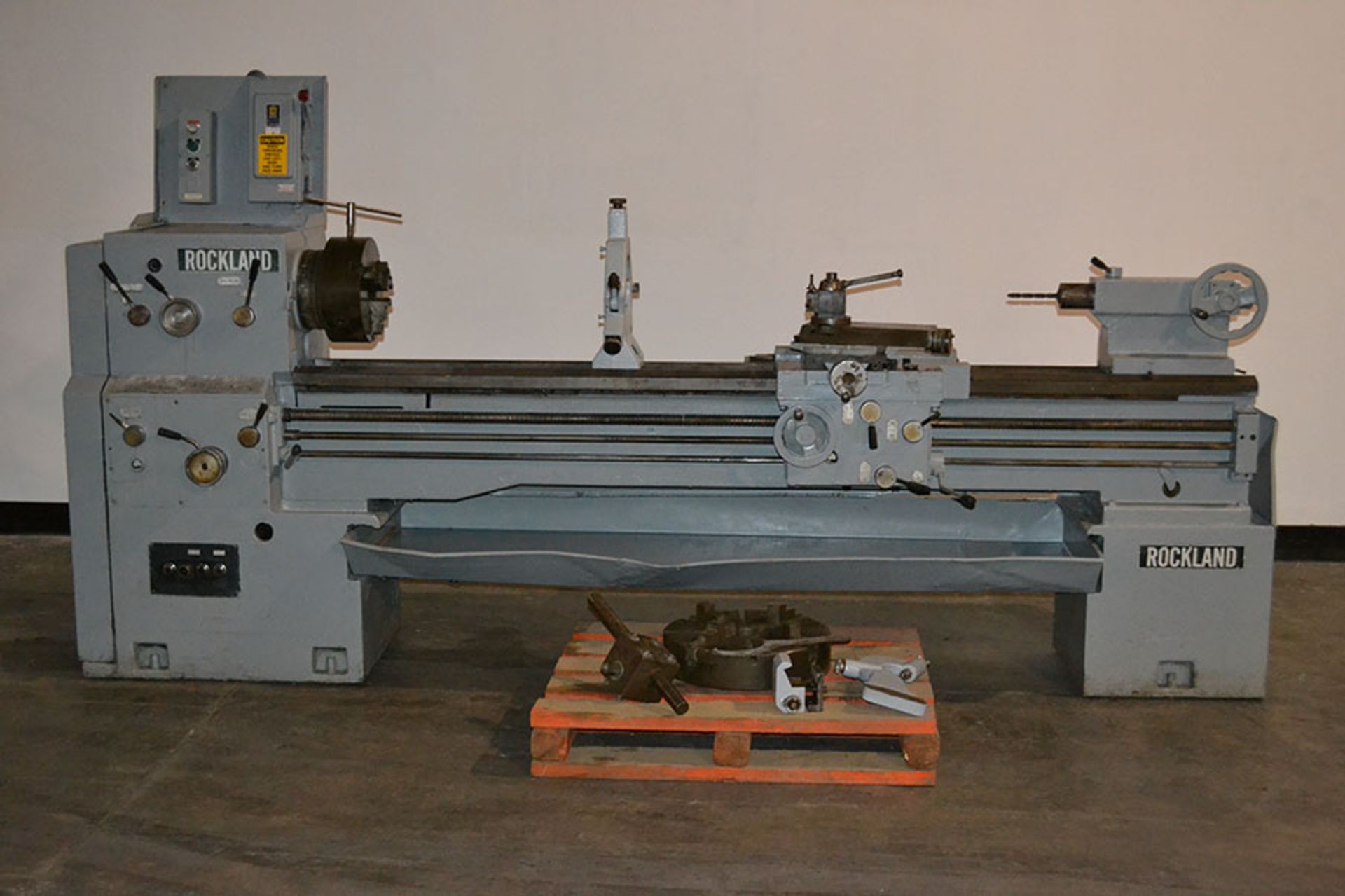 Rockland 19″ / 27″ x 85″ Gap Bed Engine Lathe, Inch/MM, 3 Jaw / 4 Jaw Chuck