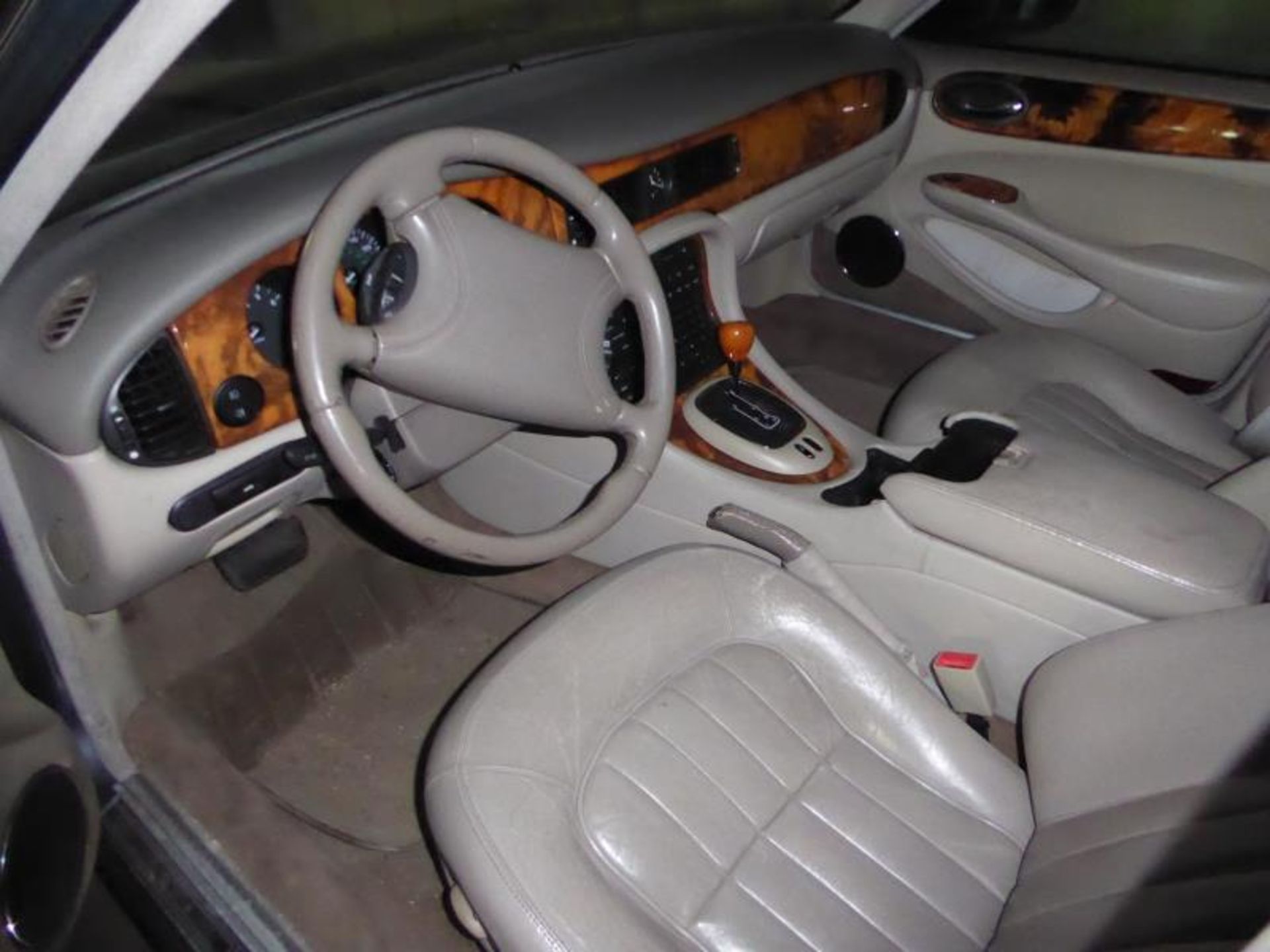 1998 Jaguar XJ8, Not Running - Image 3 of 14