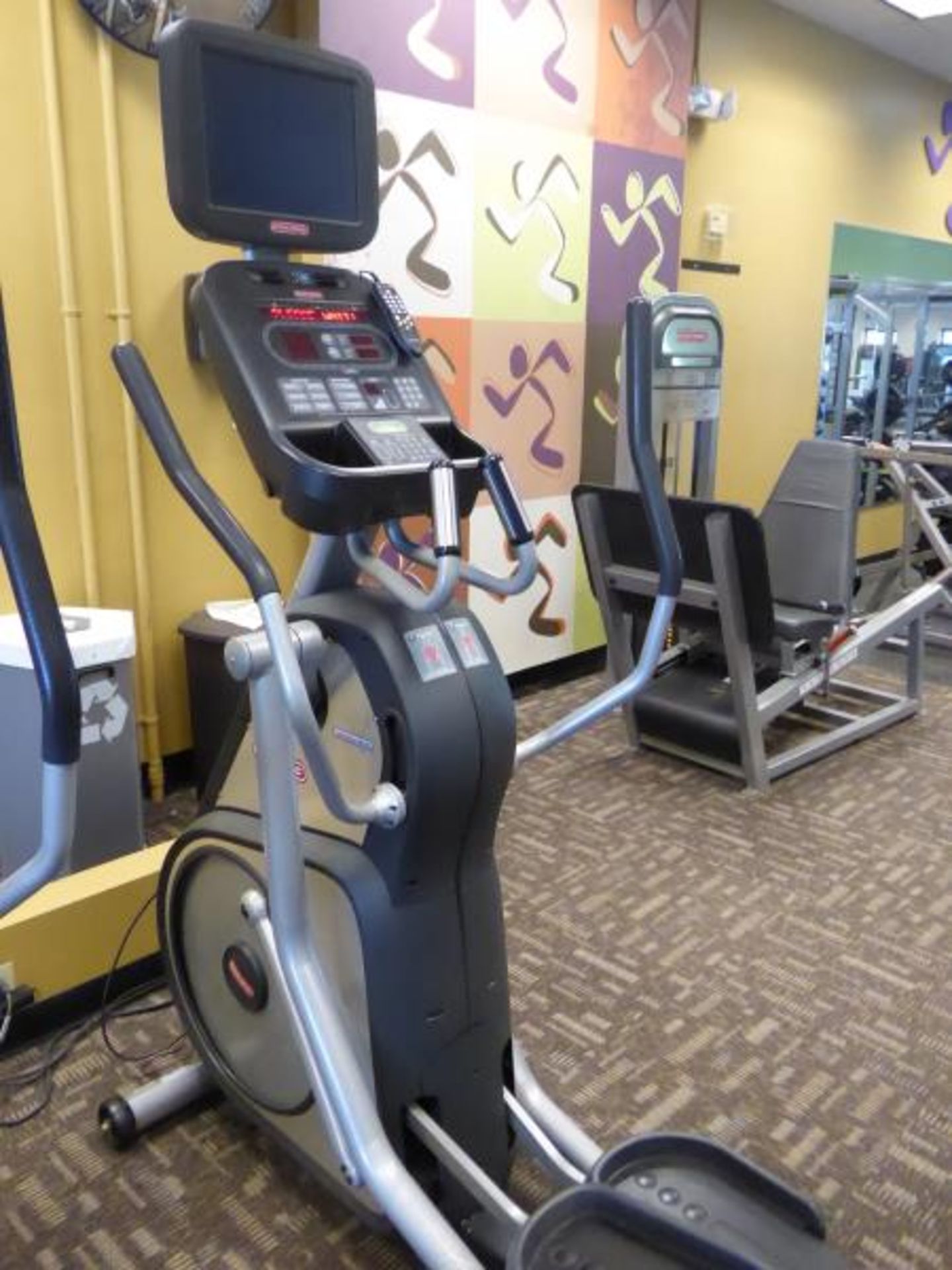 Elliptical Machine by Star Trac, Model: 9-6040-MINTPO, SN: CTEN0708-U01591 CTEN0708-UO1597 9-6040- - Image 4 of 7