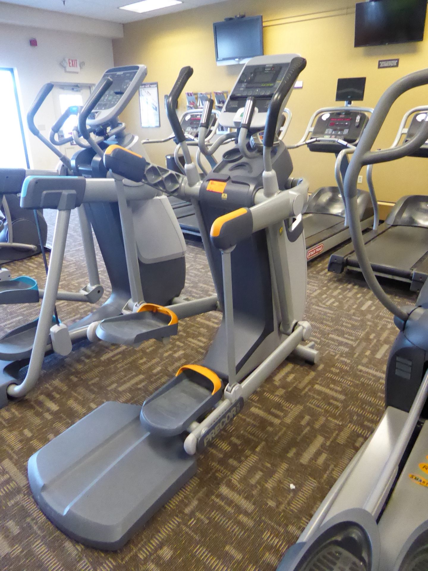 Precor AMT 100i Trainer - Image 2 of 3