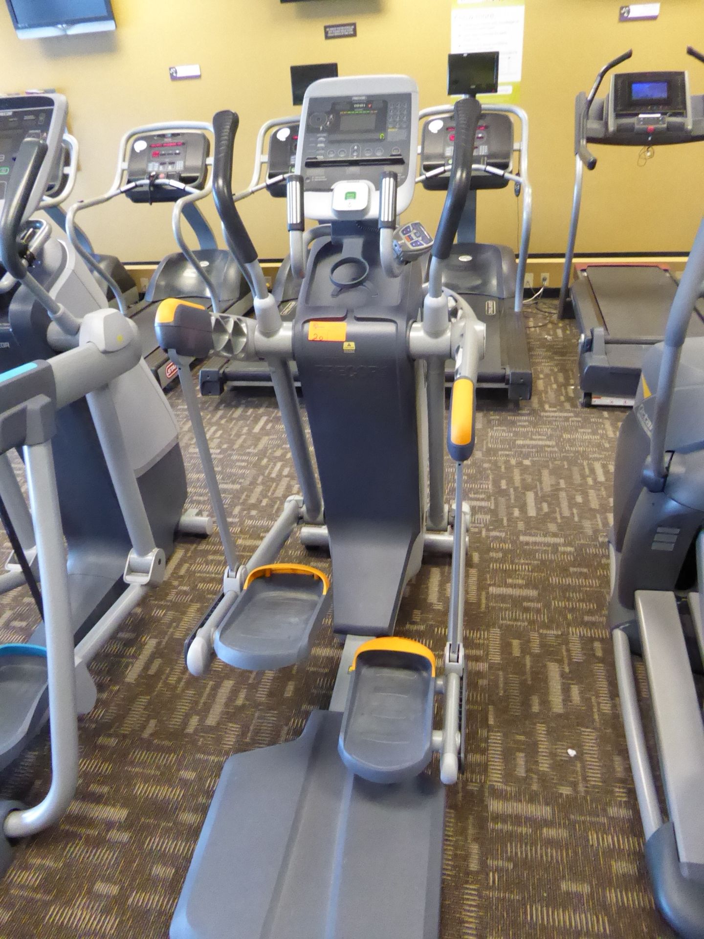 Precor AMT 100i Trainer