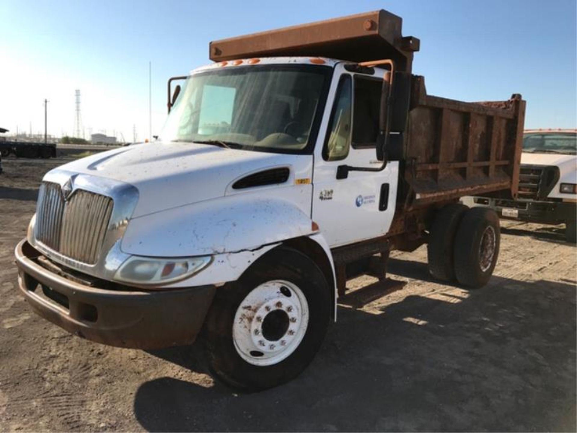 2004 International 6/8 Dump Body Truck, Model: 4300 / DT466, Diesel, Vin: 1HTMMAAM54H593281 (