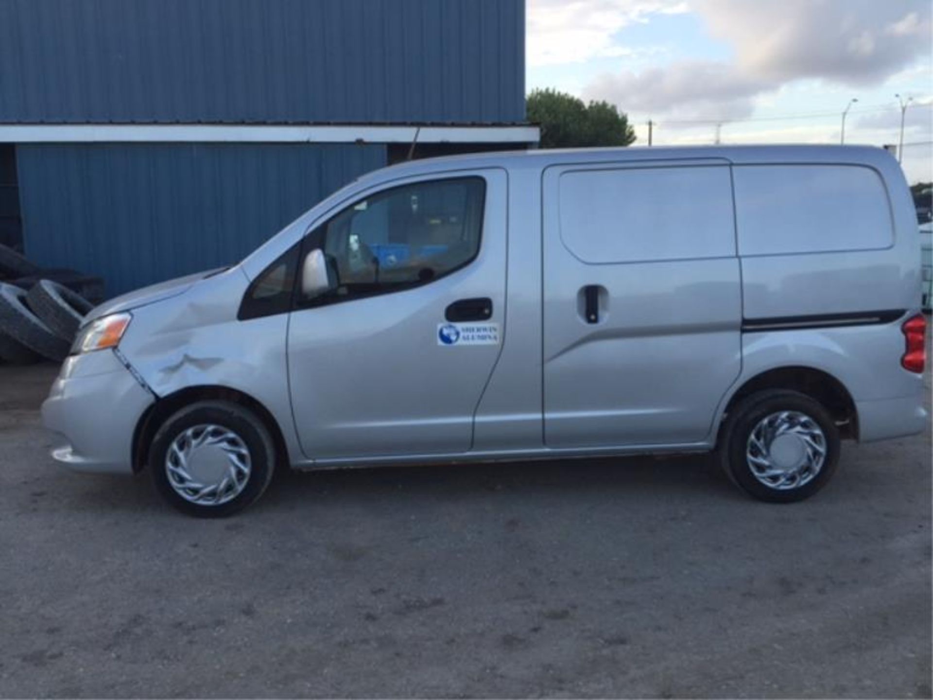 2014 Nissan NV200 Silver 5DR Cargo Van (Mileage 15,042), VIN: 3N6CM0KNEK691862, Has Dented Bumper - Image 6 of 9