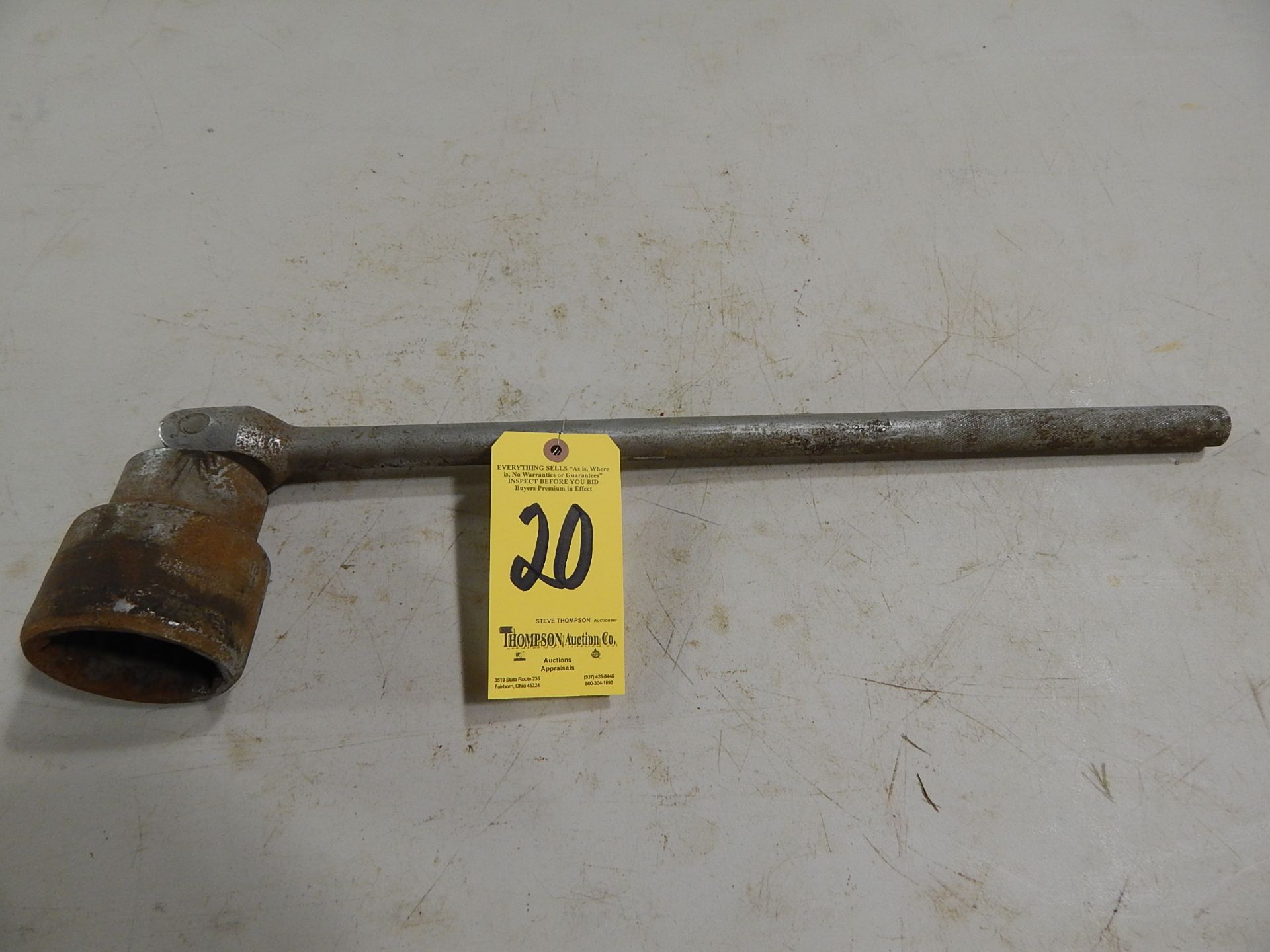 Breaker Bar with 2 3/4" Socket