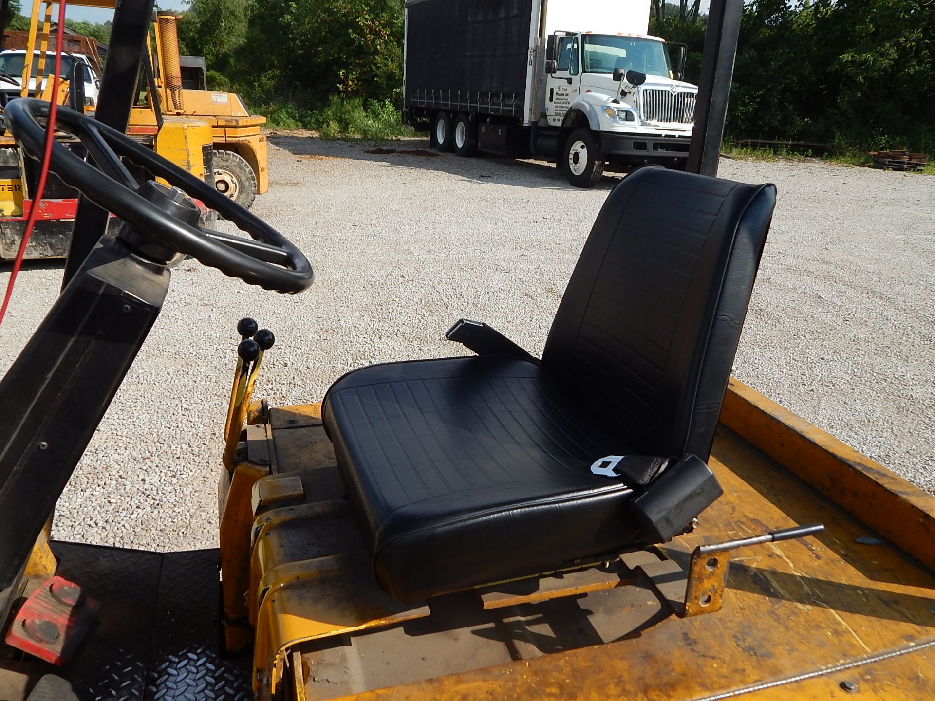 Hyster Model E40XL Electric Fork Lift, s/n C108V14912M, 2,750 Lb. Capacity, Side Shift, Cage, 3- - Image 8 of 11