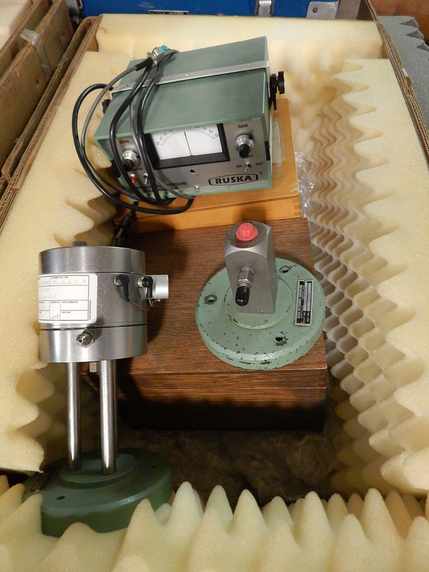 Ruska Instrument Corp. Model 2400HL Pressure Gage Tester, 2 Ranges, 6 to 2,428 PSI and 25 to 10, - Image 3 of 7