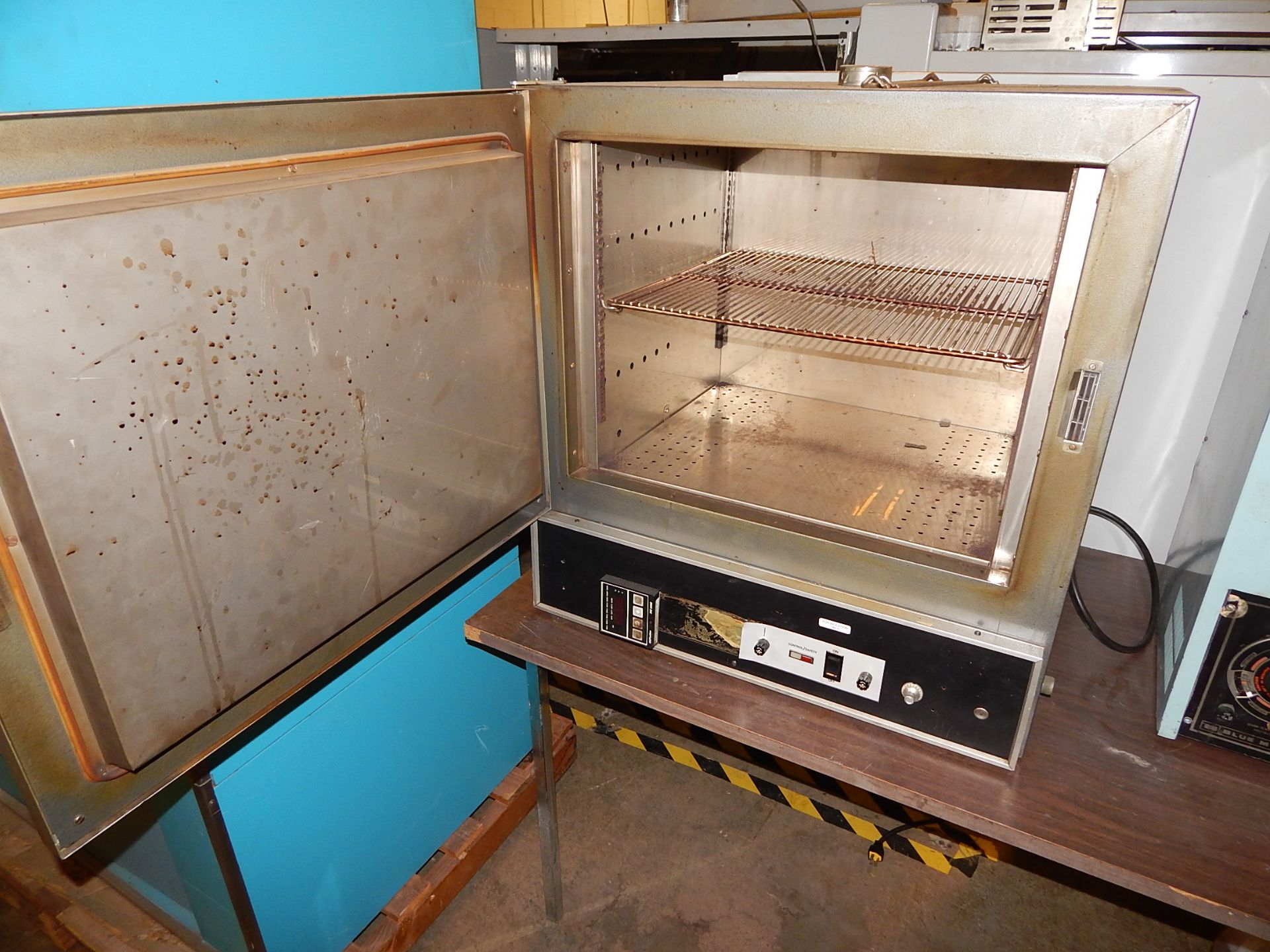 Thelco Model 28 Electric Lab Oven - Image 2 of 5