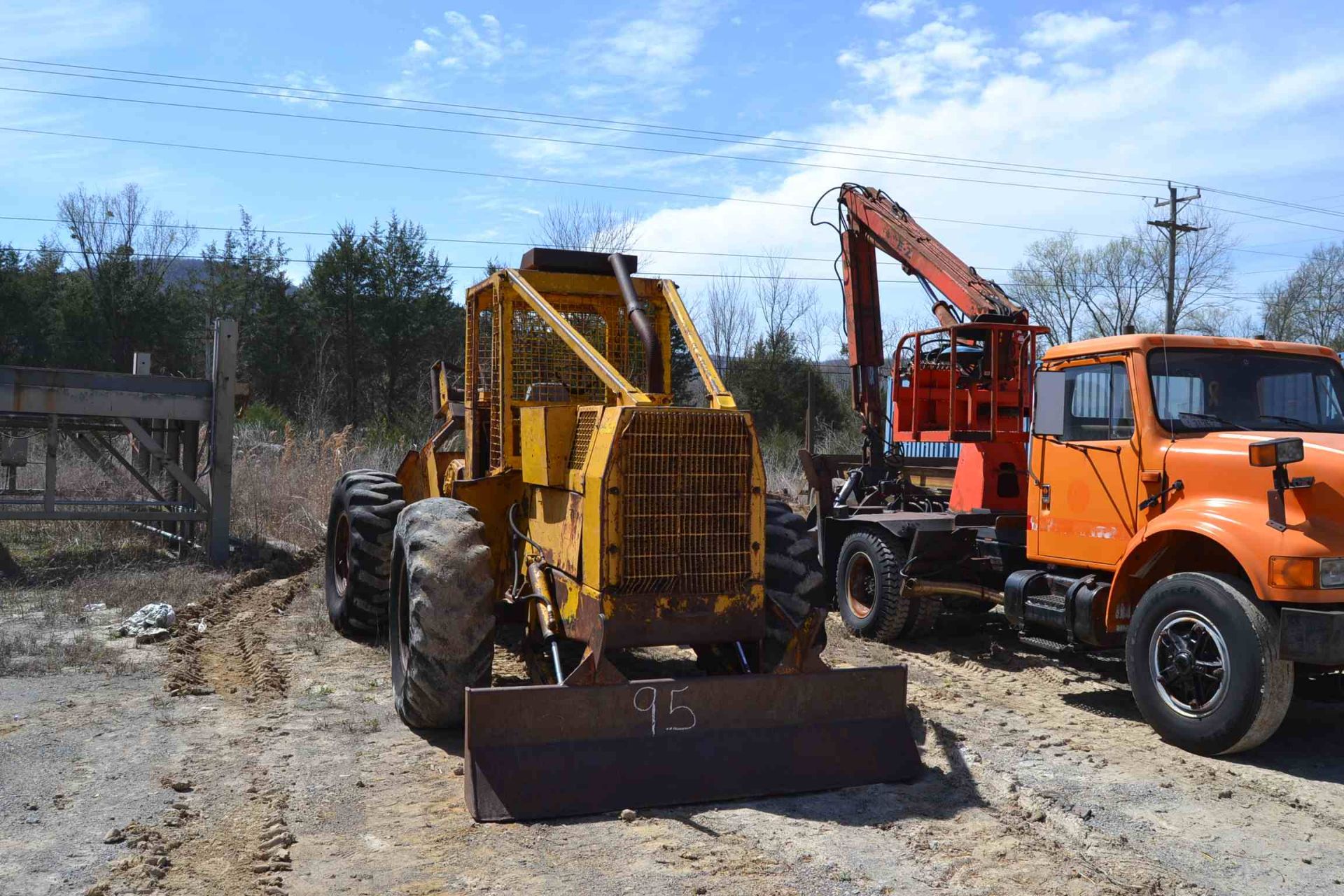 FRANKLIN 132 CABLE SKIDDER W/DETROIT ENGINE; S/N-9055 - Image 2 of 3