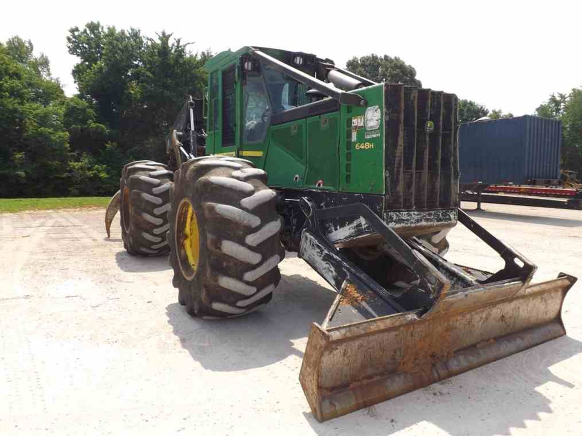 2010 JOHN DEERE 648H DUAL ARCH GRAPPLE SKIDDER W/ENCLOSED CAB WITH HEAT & AIR; W/30.5X32 RUBBER; S/ - Image 2 of 5