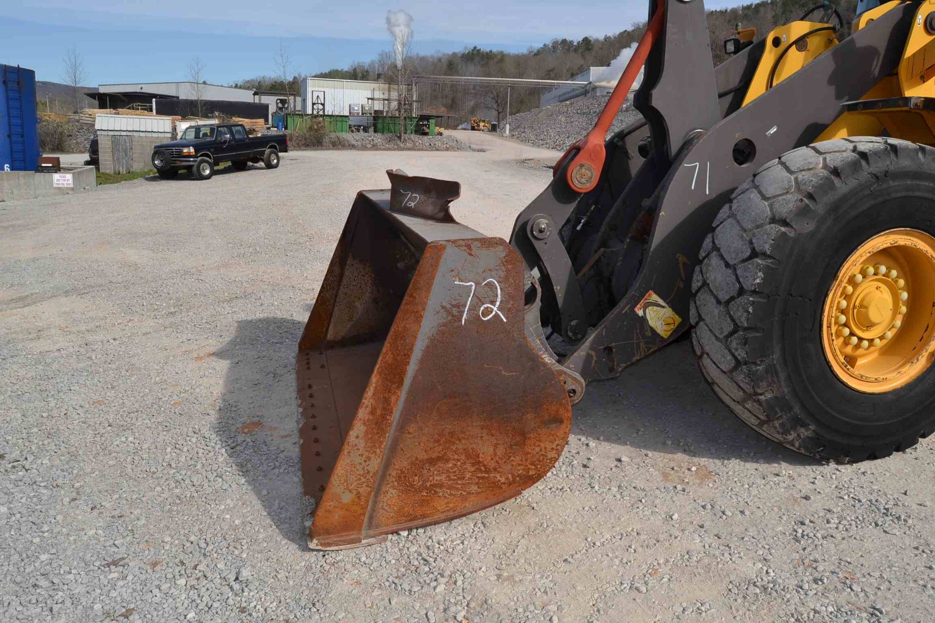QUICK ATTACH BUCKET FOR VOLVO LOADER - Image 2 of 2