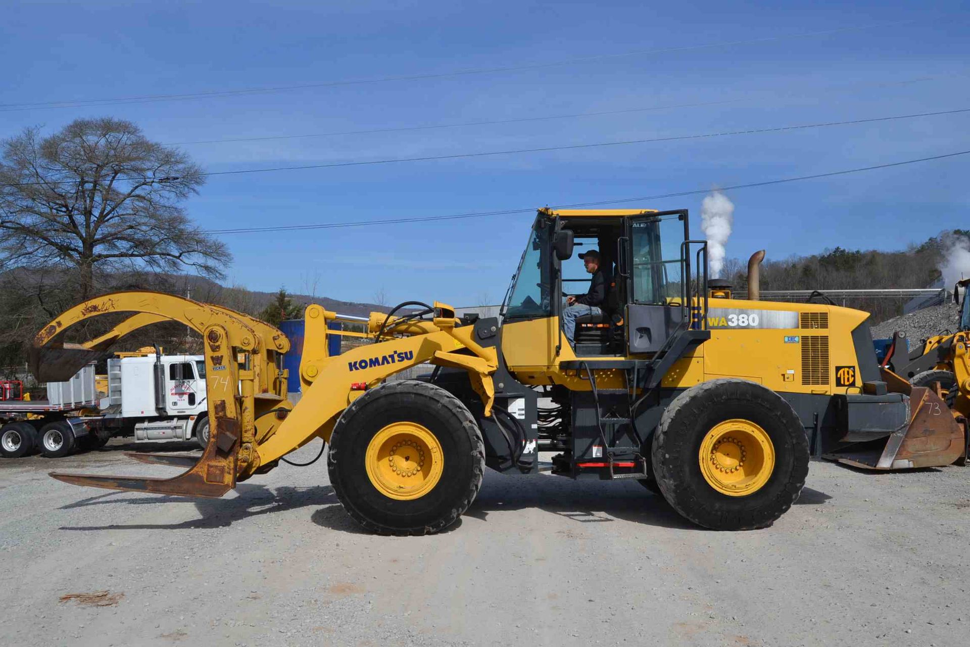 2006 KOMATSU 380 WHEEL LOADER W/HEAT & AIR CAB; W/23.5X25 RUBBER; W/LOG FORKS; W/HOLD DOWN; S/N-