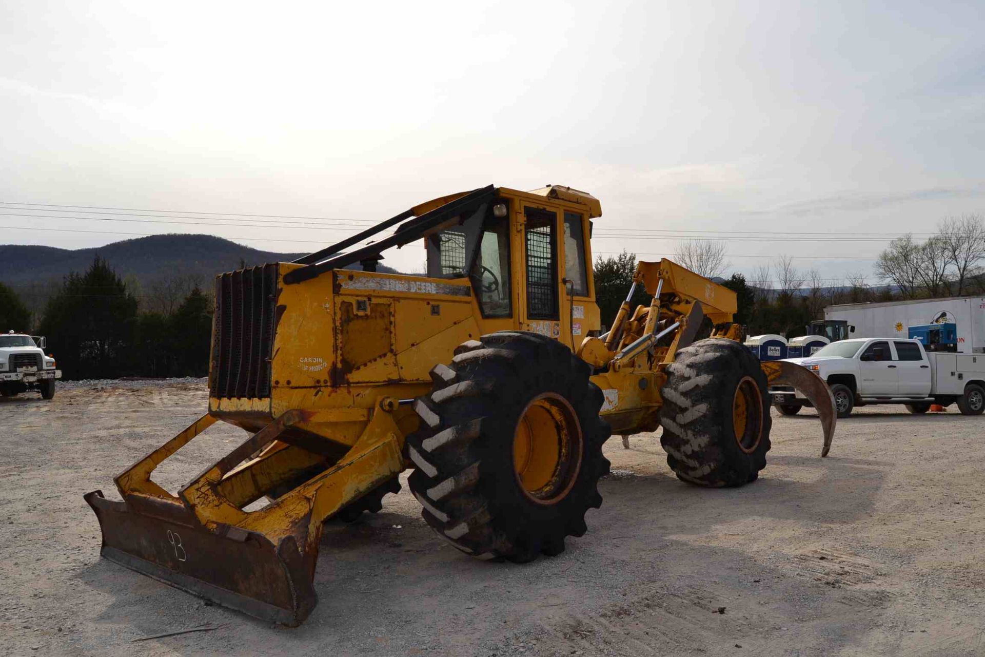 1998 JOHN DEERE 748G DUAL ARCH GRAPPLE SKIDDER W/30.5X32 RUBBER; S/N-565595; W/8,710 HOURS - Image 4 of 4